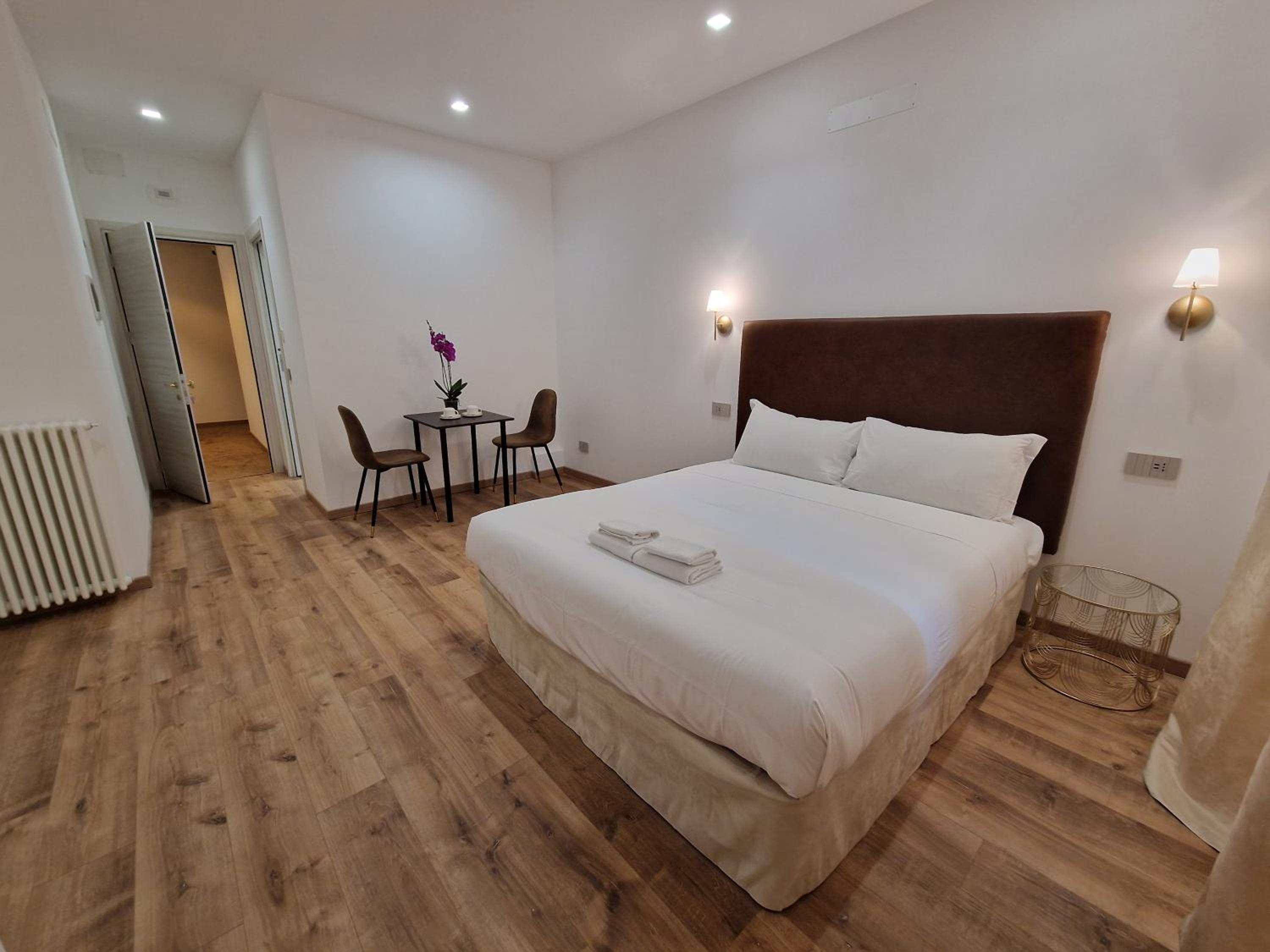 Double Room with Balcony photo 2