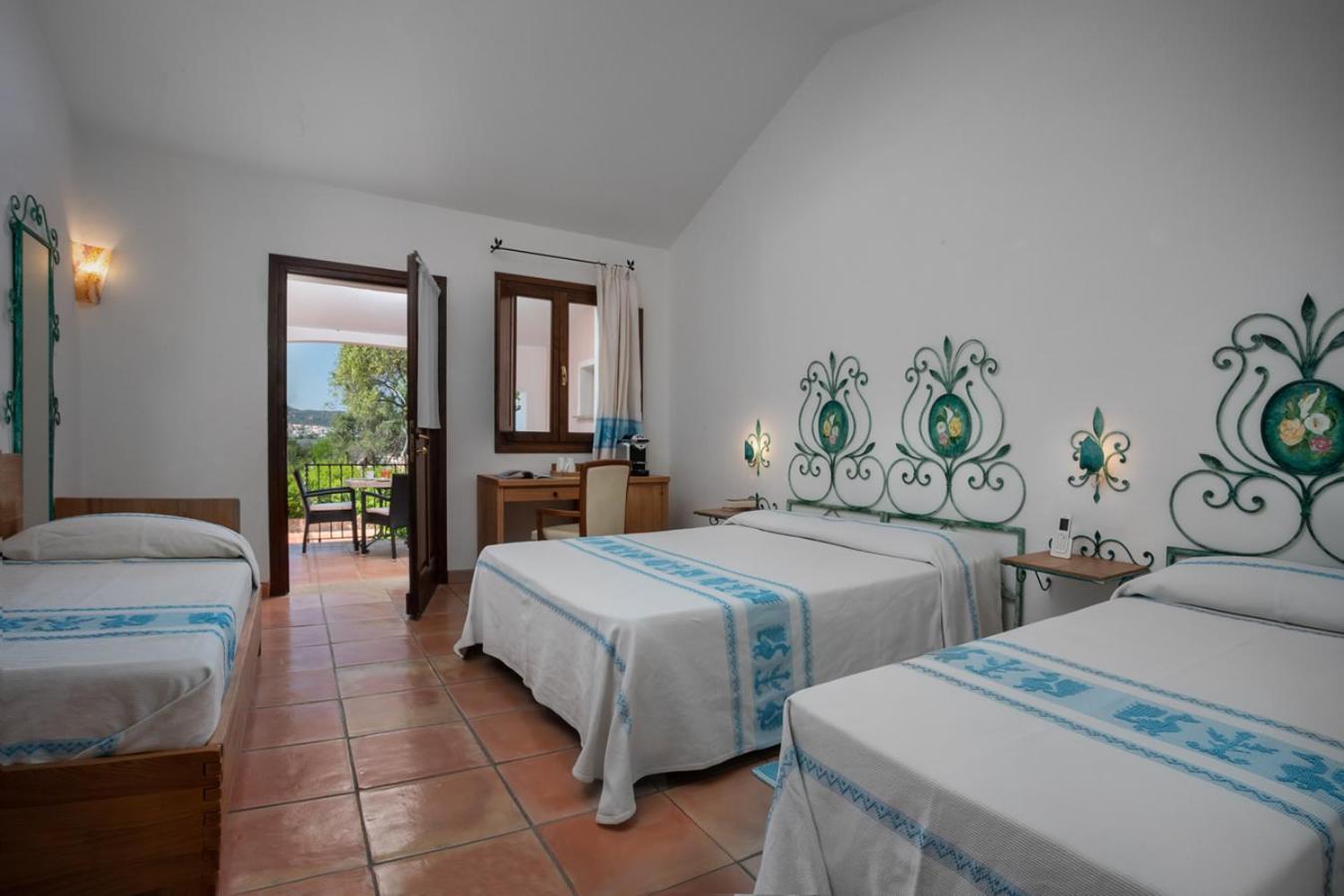 Deluxe Quadruple Room - Photo 3