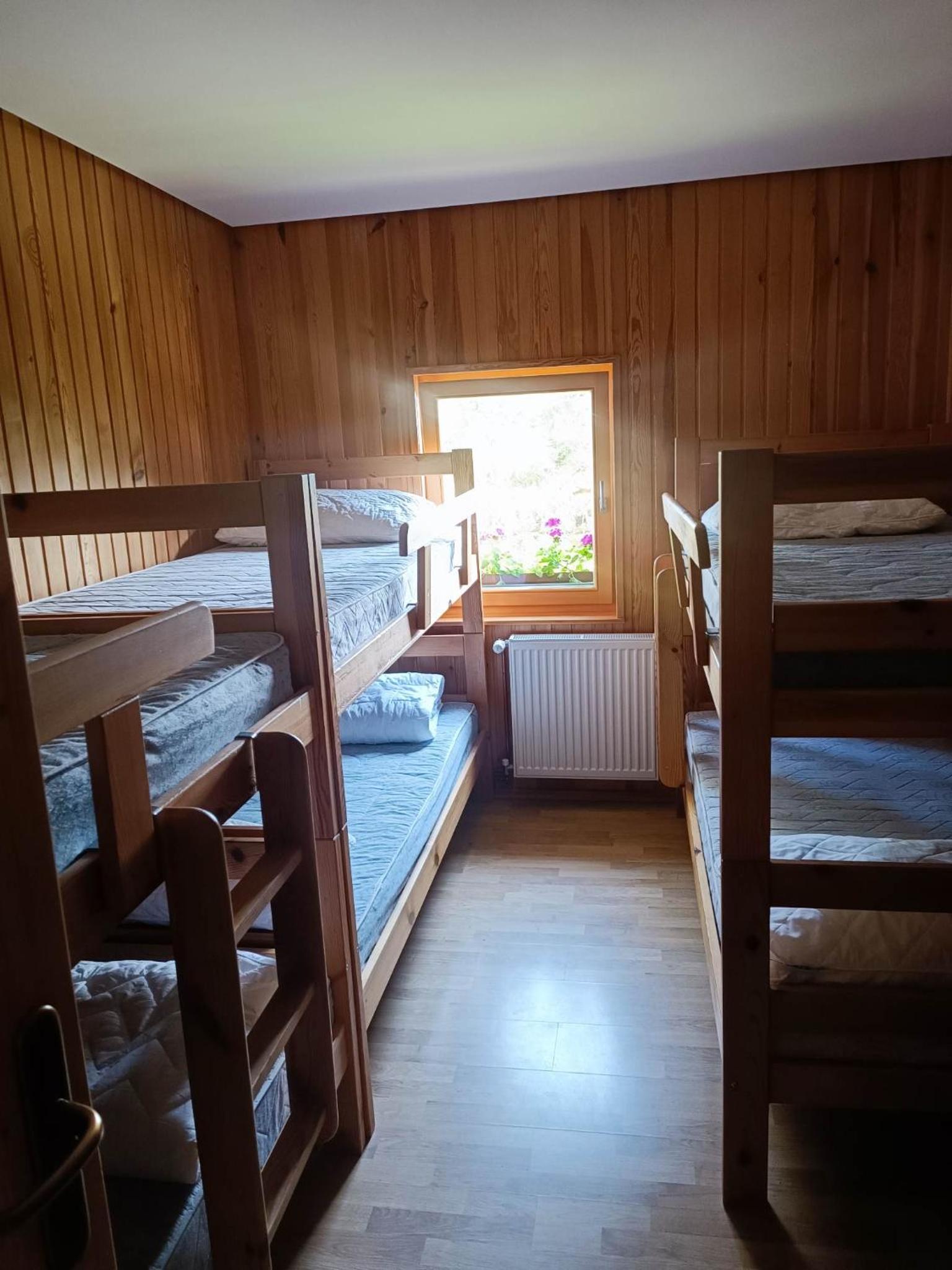 Bed In 6-Bed Dormitory Room photo 1