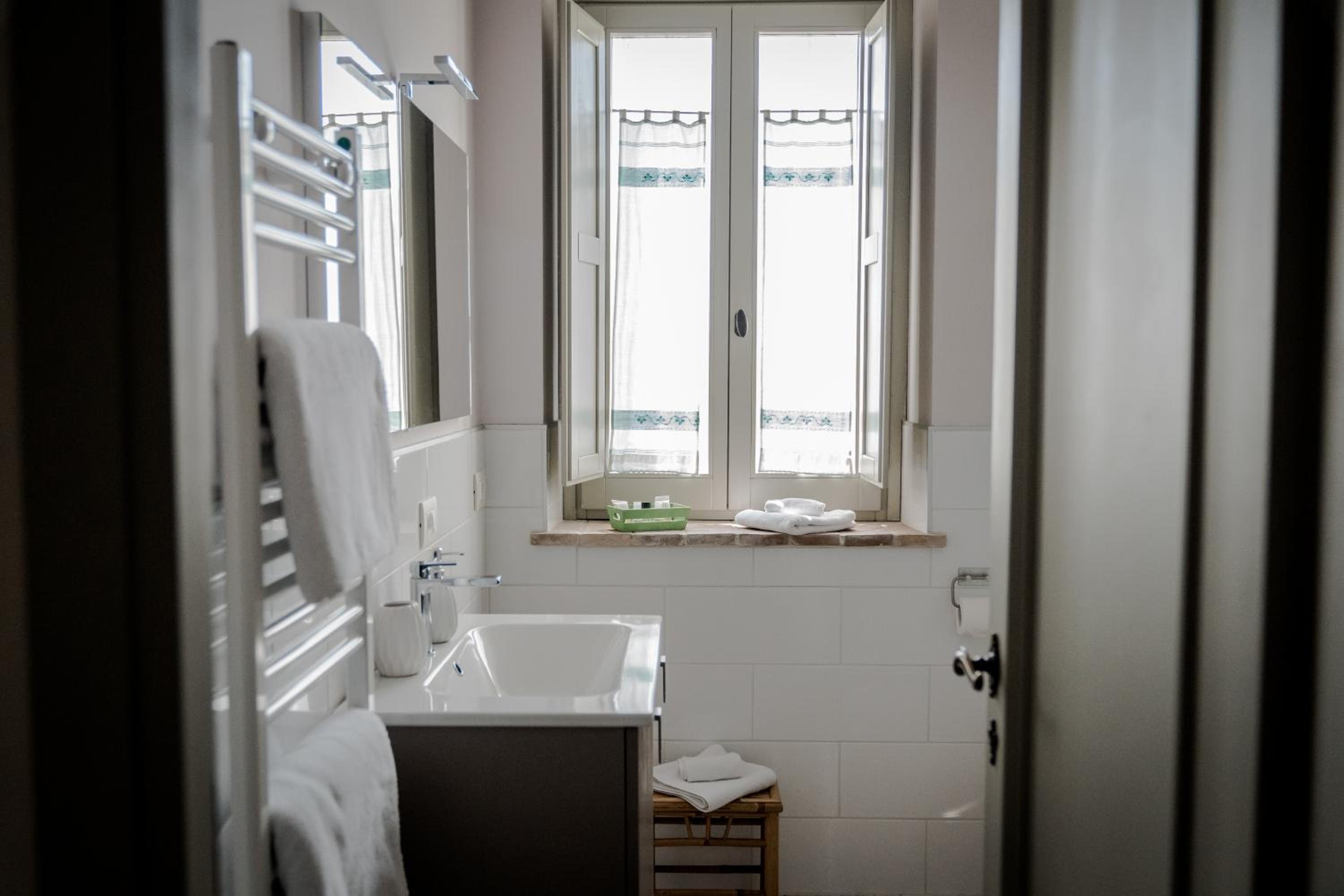 Triple Room - Photo 11