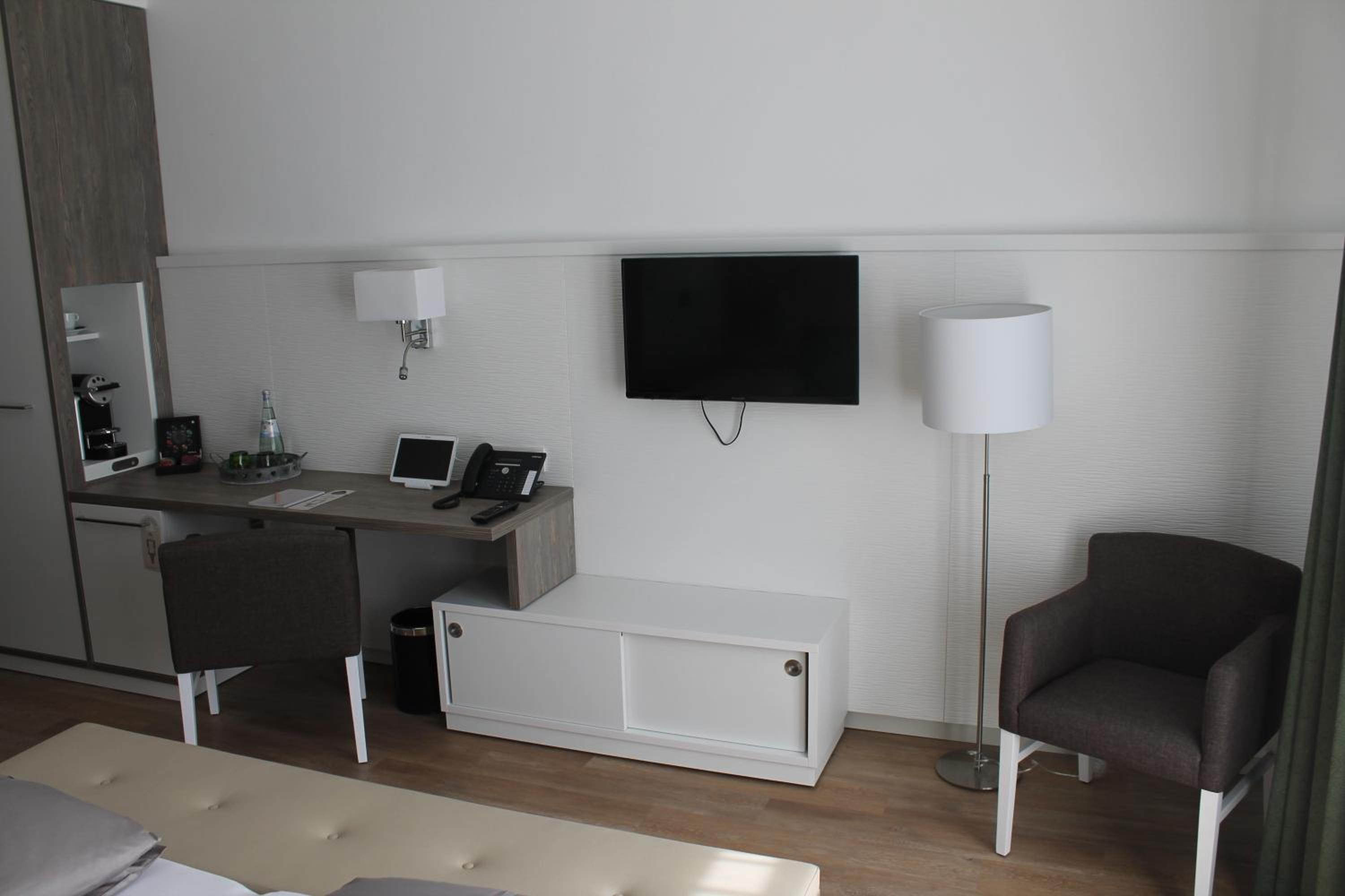 Family Room photo 3