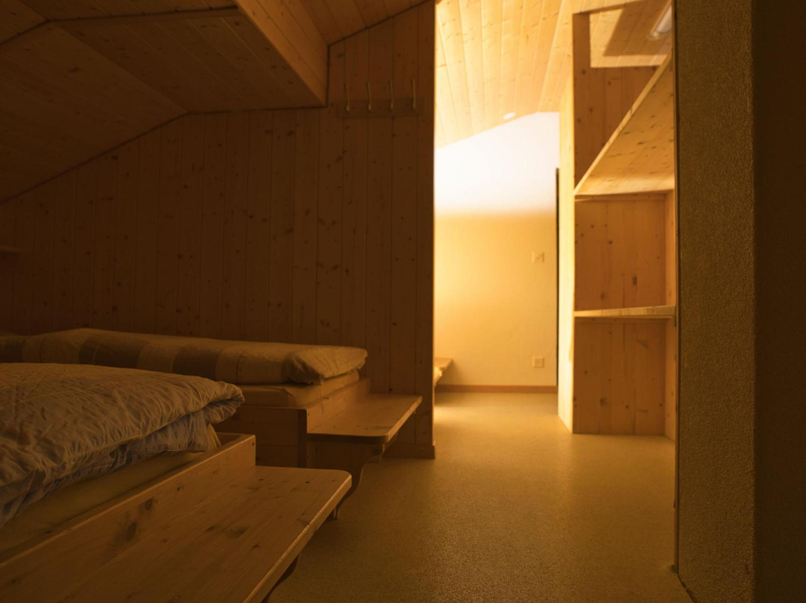 Bed in 10-Bed Mixed Dormitory Room photo 3