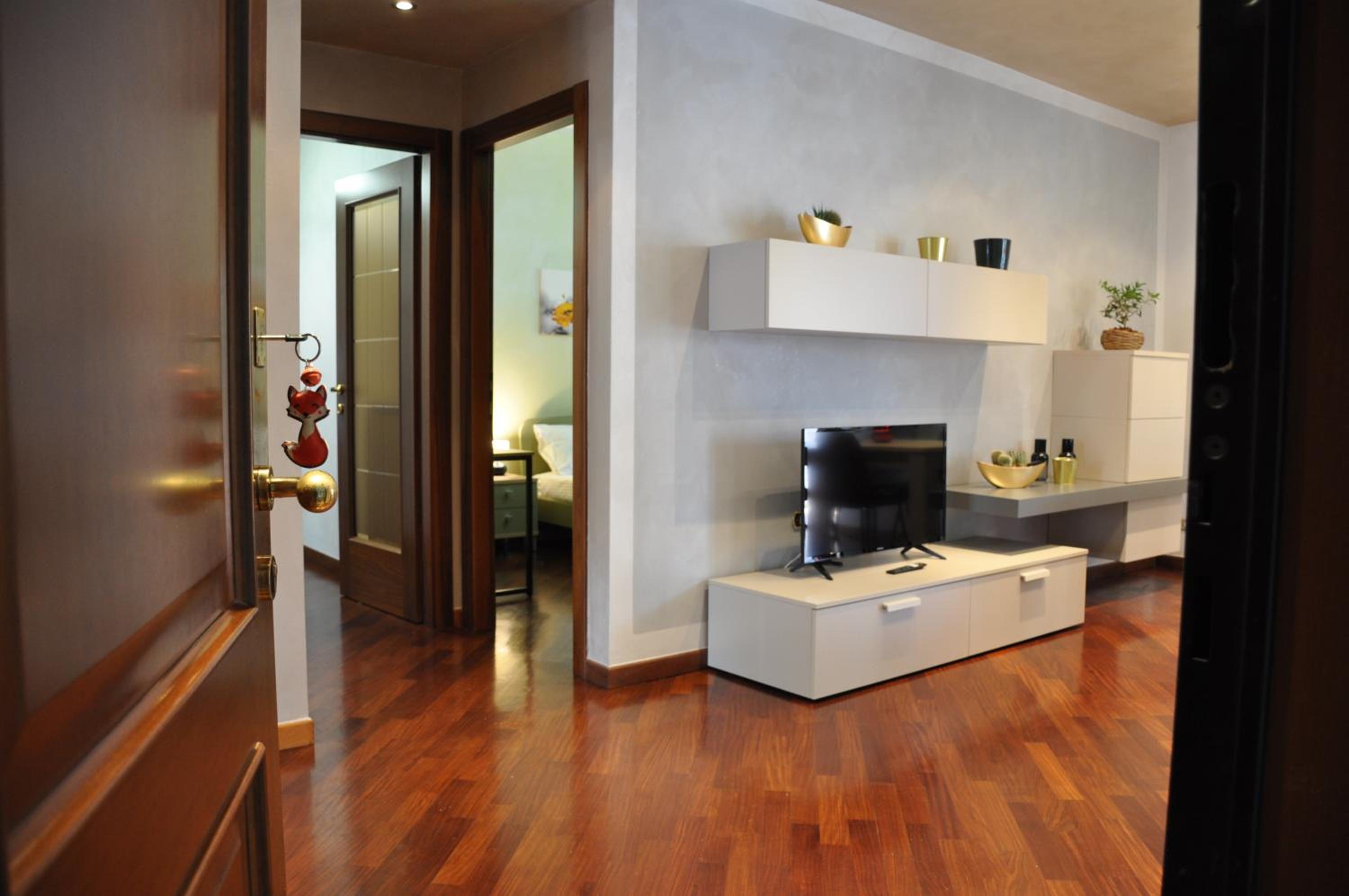 Three-Bedroom Apartment photo 2