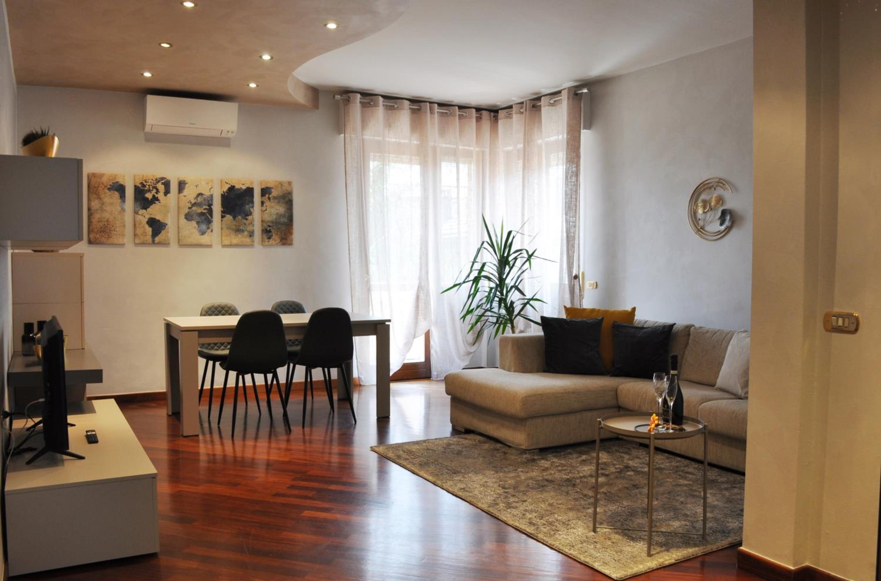 Three-Bedroom Apartment photo 3