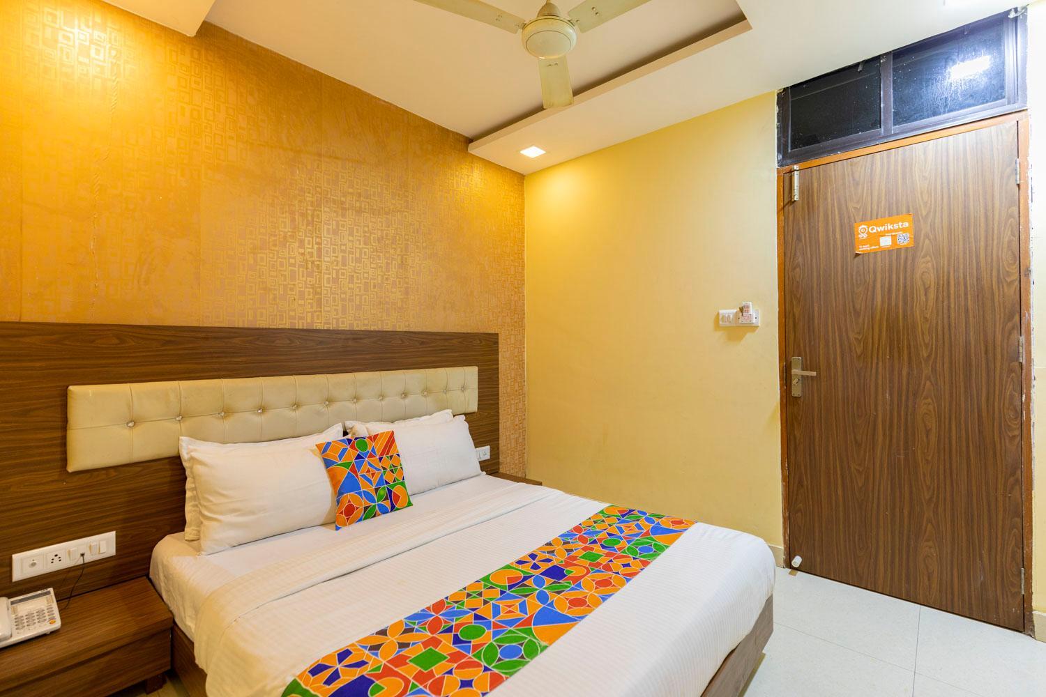 Deluxe Room - Photo 13
