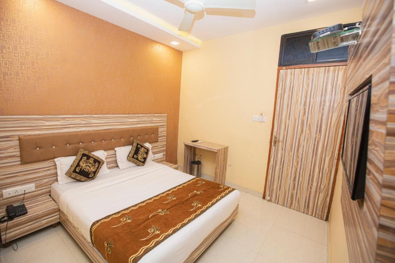 Deluxe Room - Photo 7