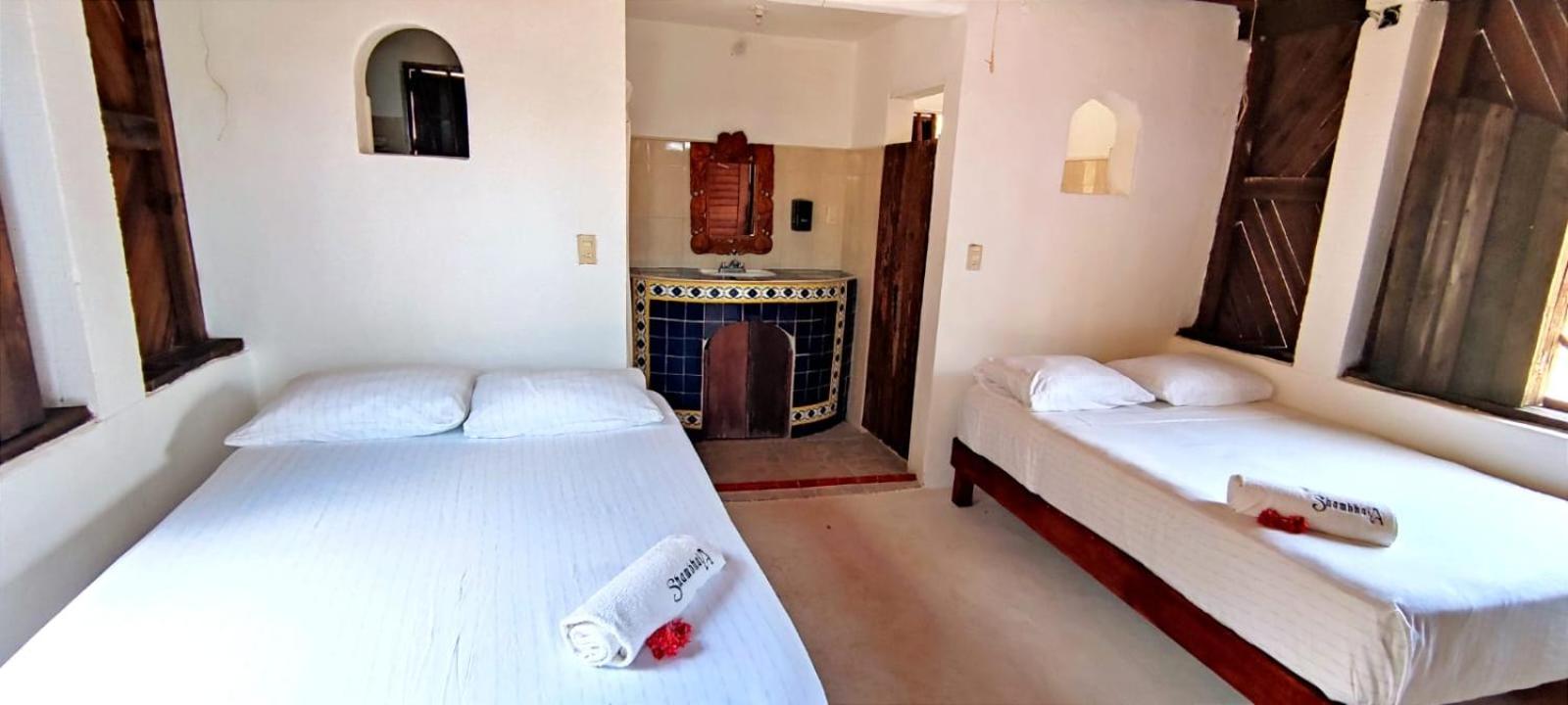 Standard Twin Room with Sea View - Photo 1