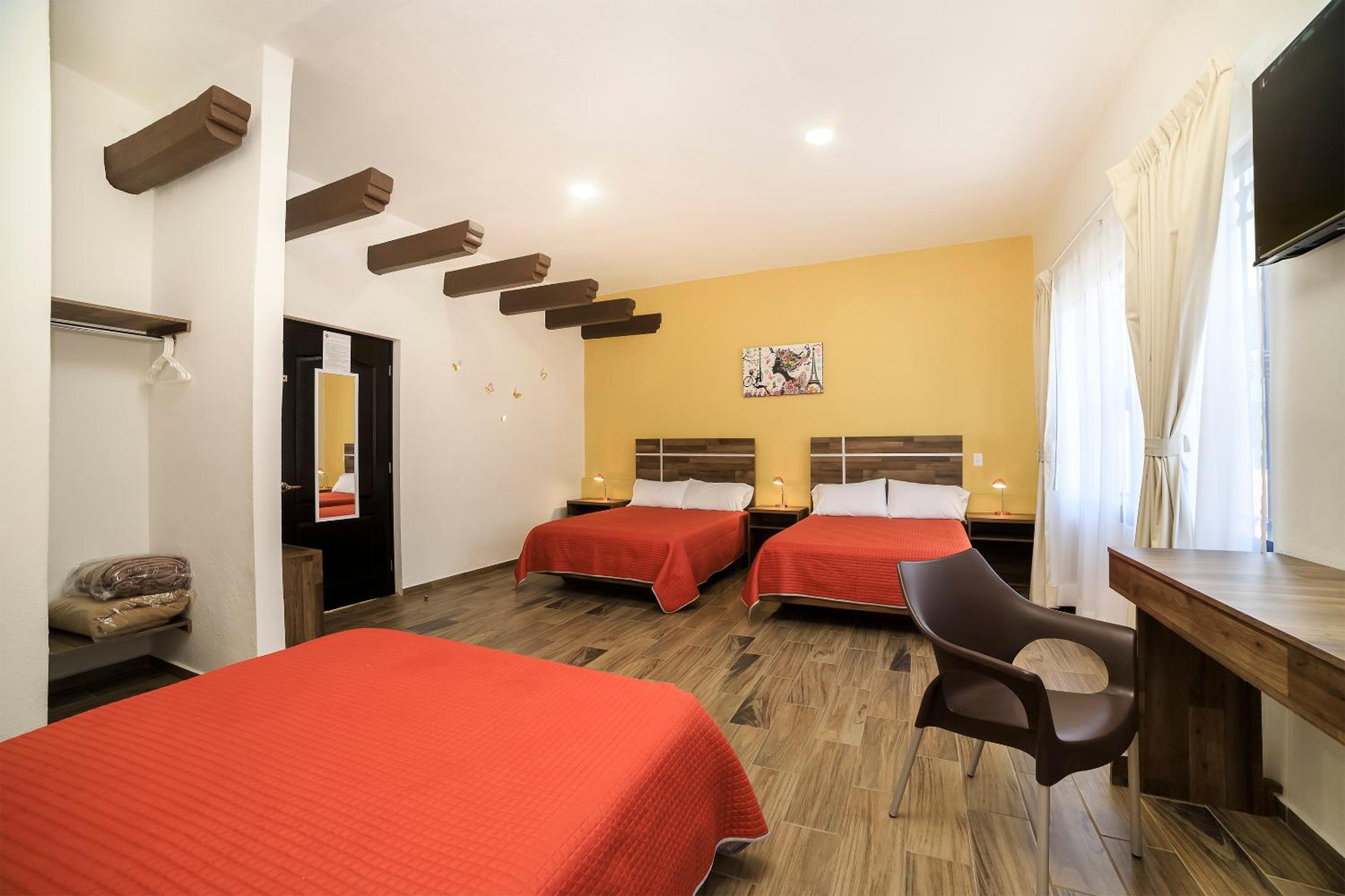 Standard Three beds - Photo 3