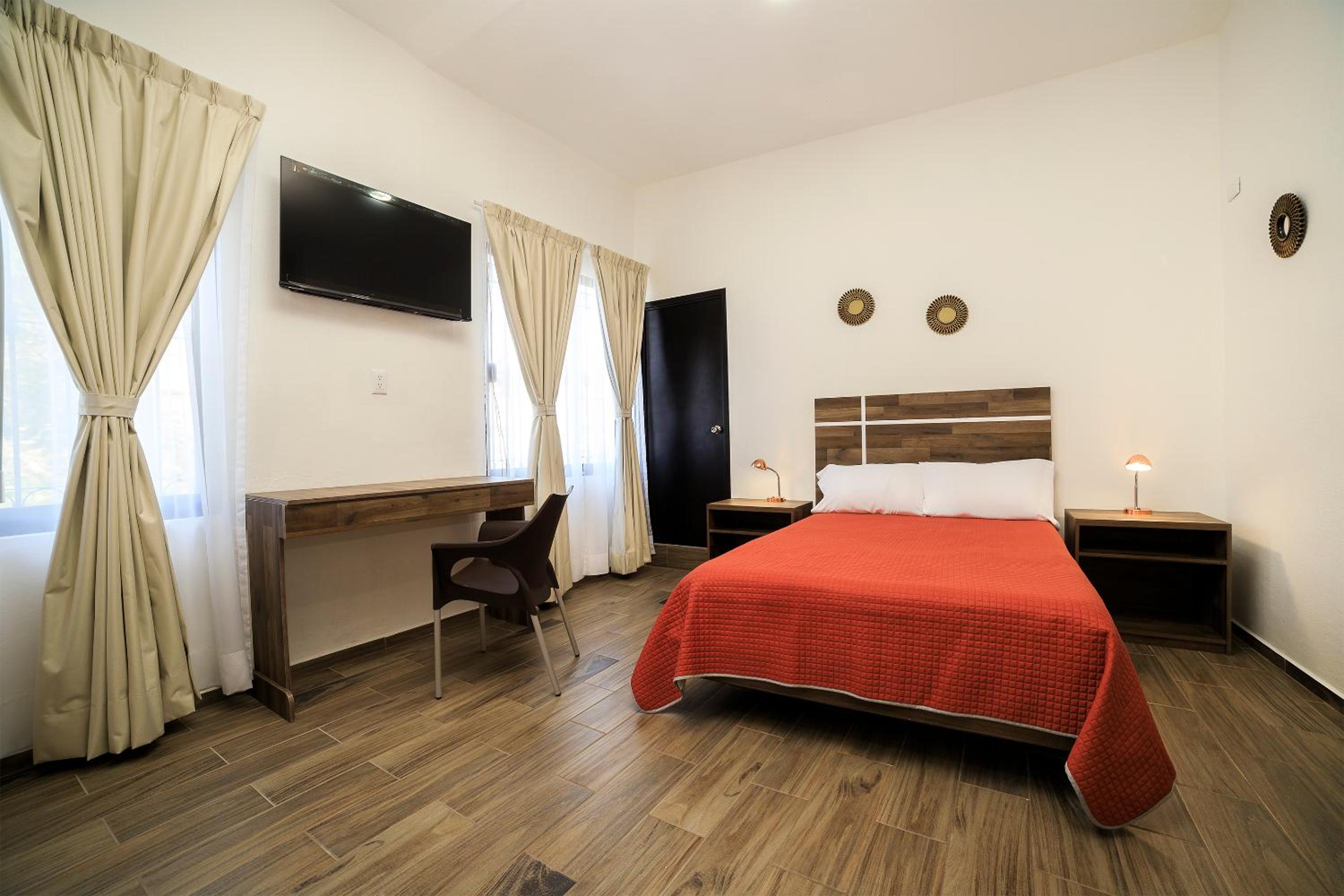 Standard Three beds - Photo 1