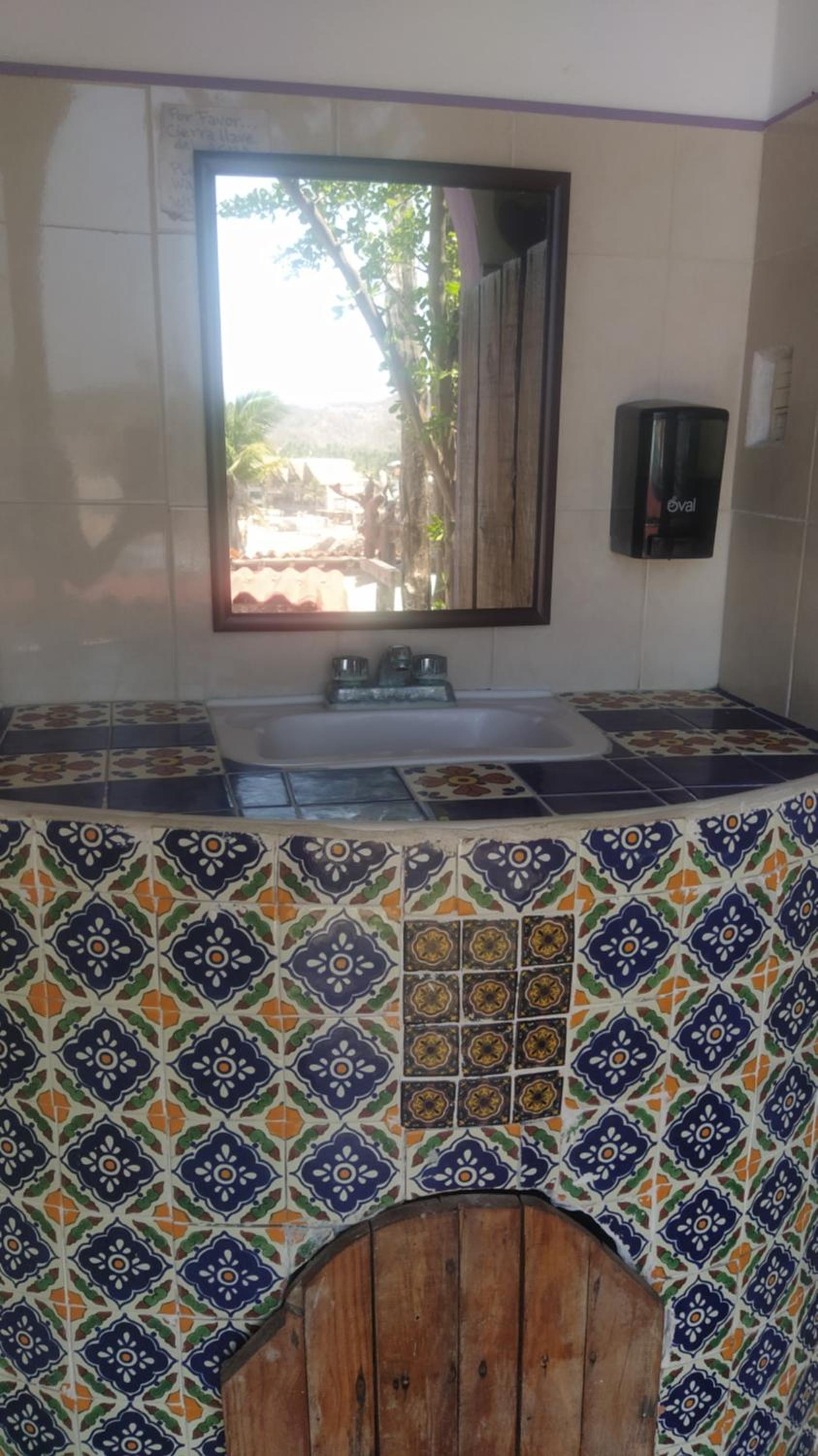 Basic Triple Room with Shared Bathroom photo 3