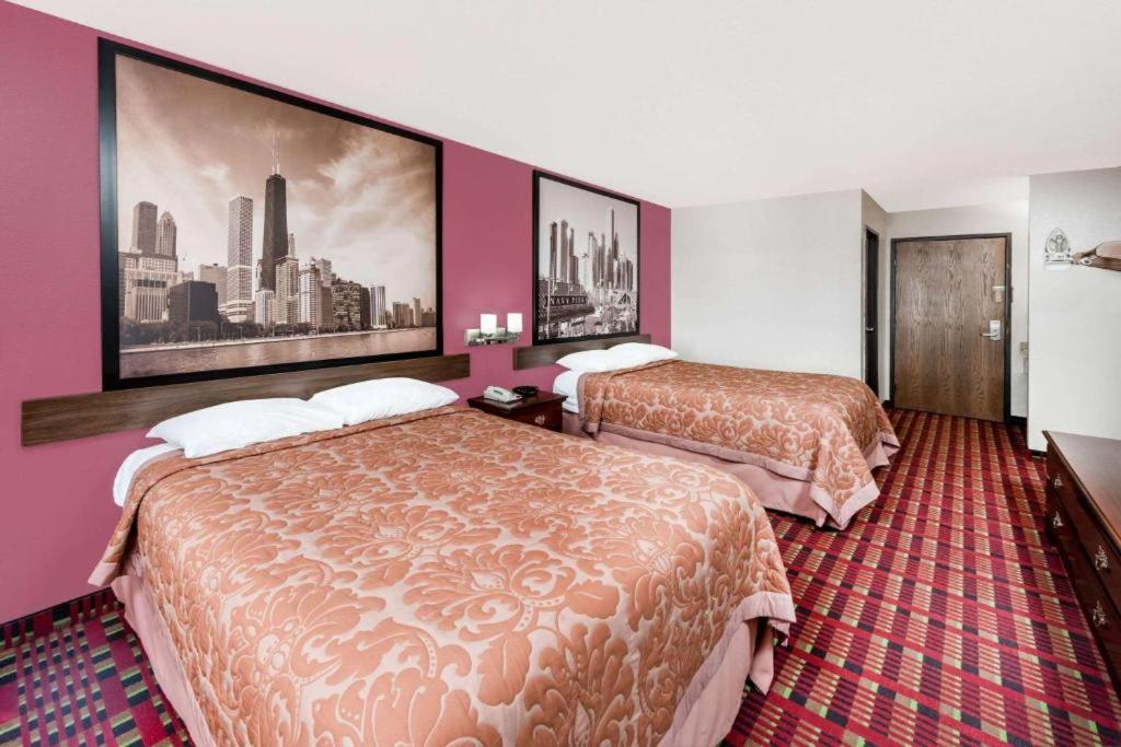 Deluxe Double Room with Two Double Beds - Non-Smoking - Photo 1