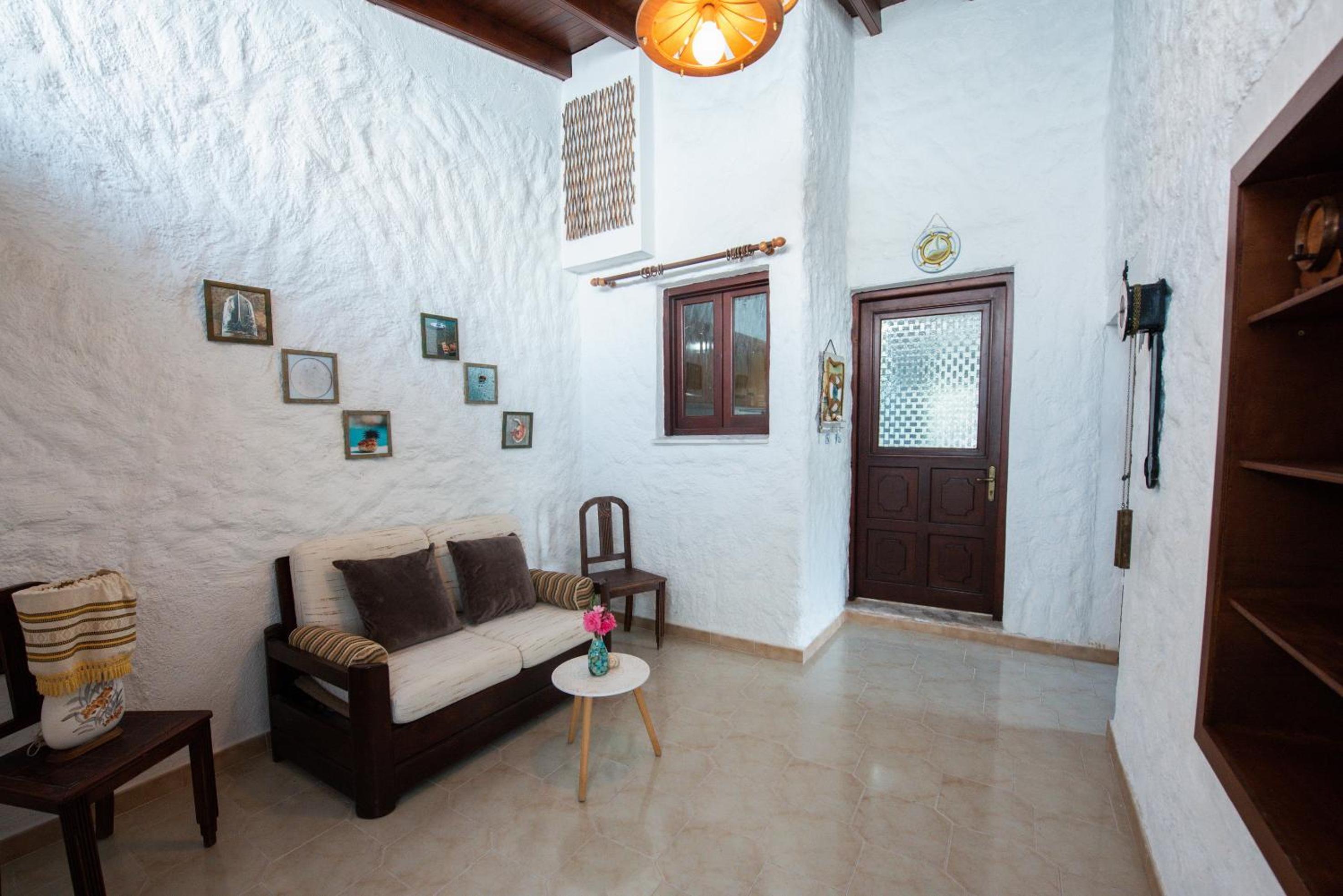 Four-Bedroom House photo 1