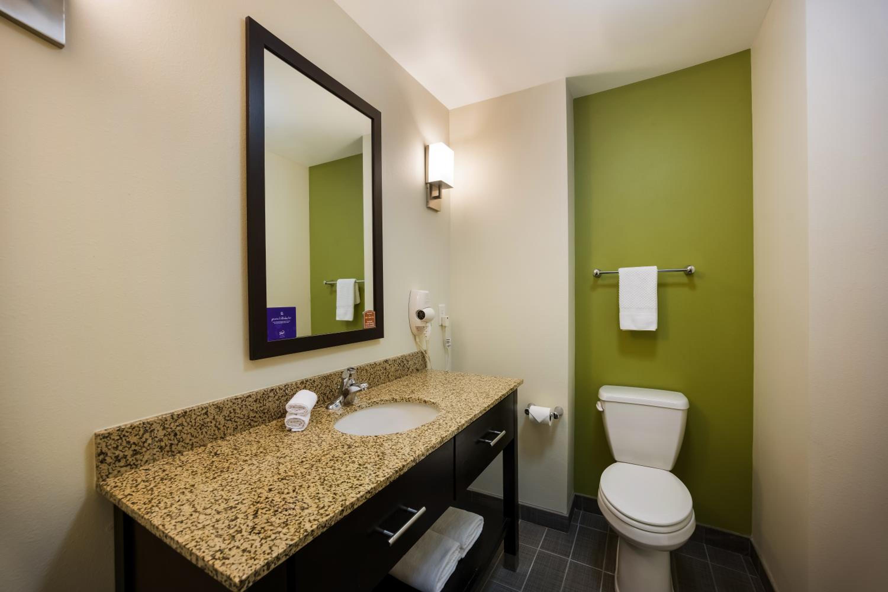Standard King Room - Non-Smoking  - Photo 4
