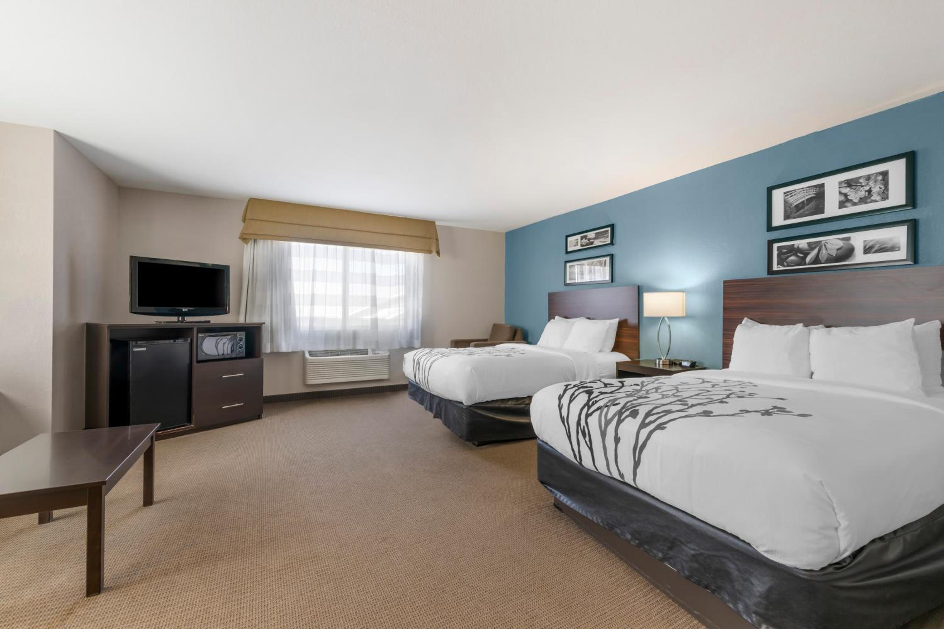 Double Suite with Two Double Beds - Non-Smoking - Photo 5