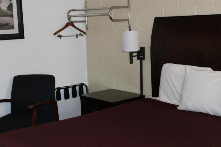 Queen Room - Photo 1