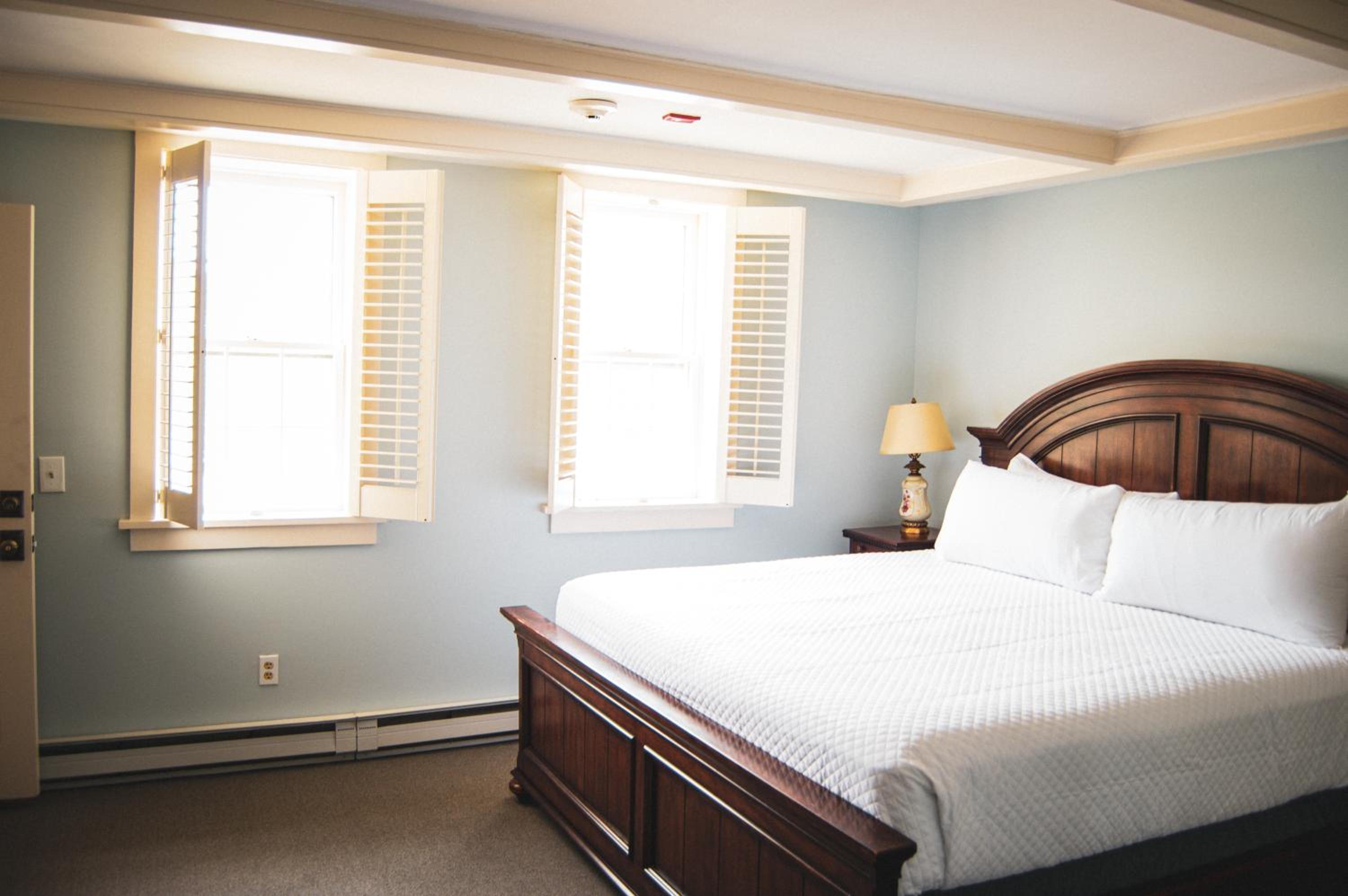 Deluxe King Suite - Photo 1