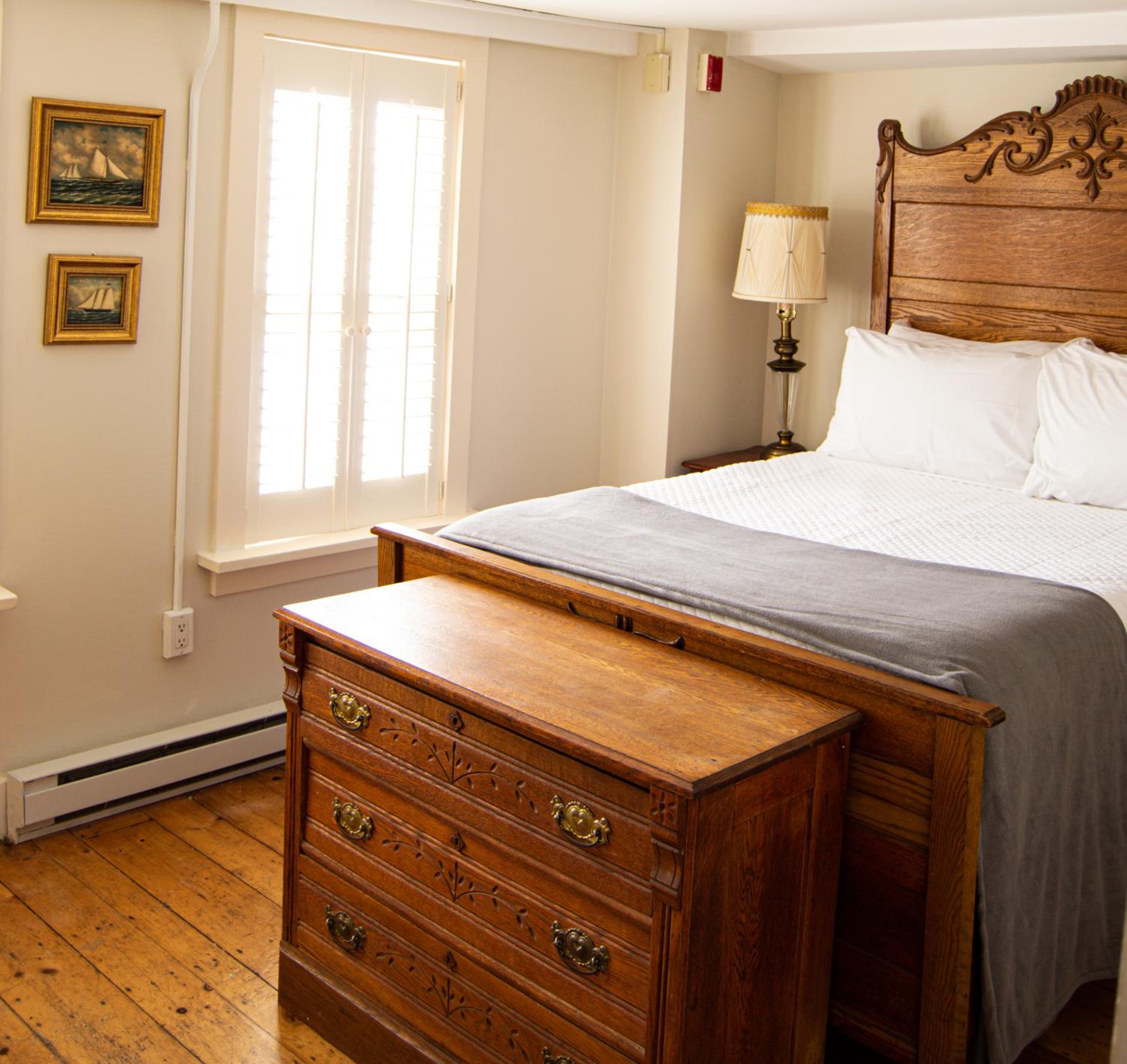 Queen Room - Photo 2