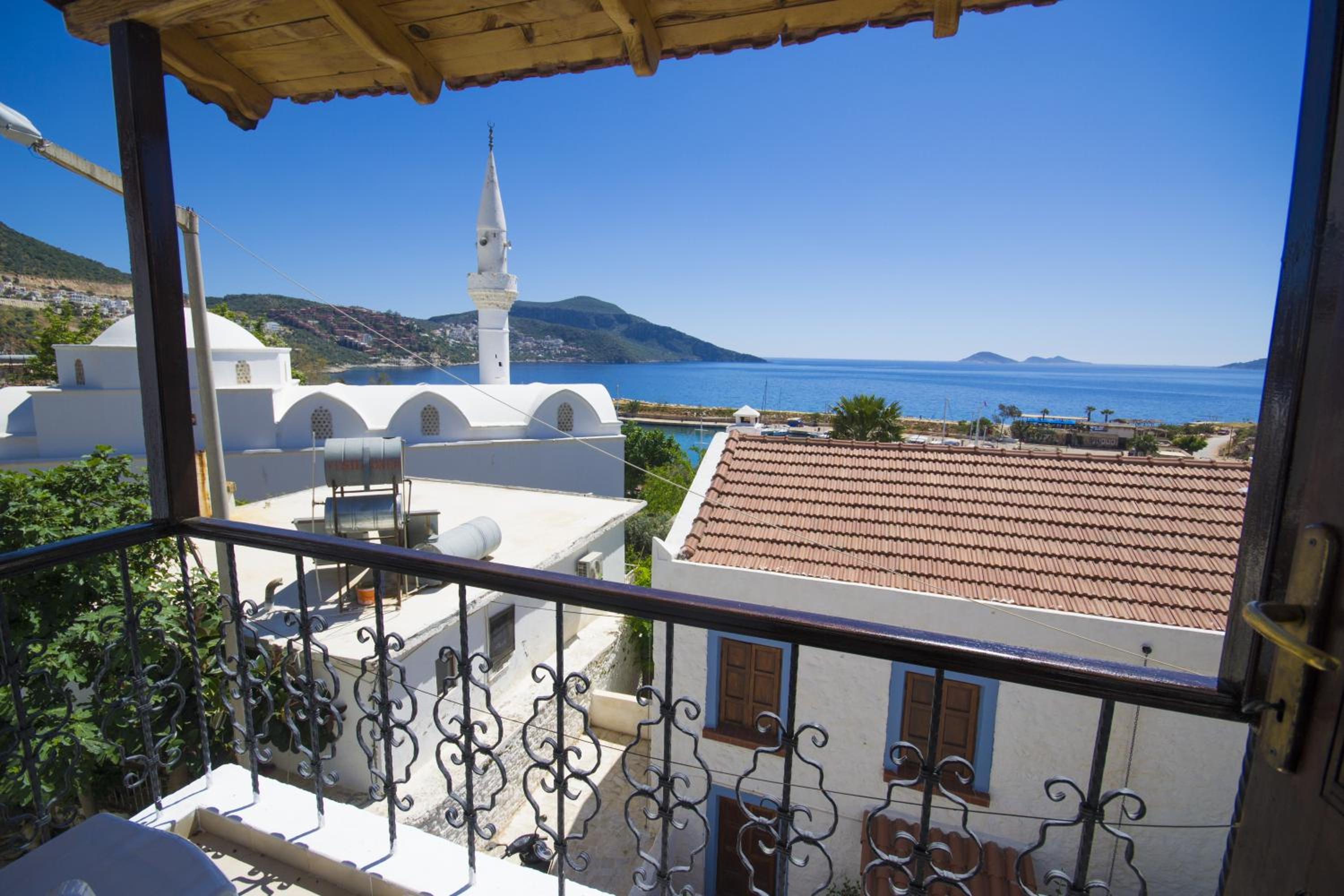 Deluxe Twin Room With Sea View photo 3
