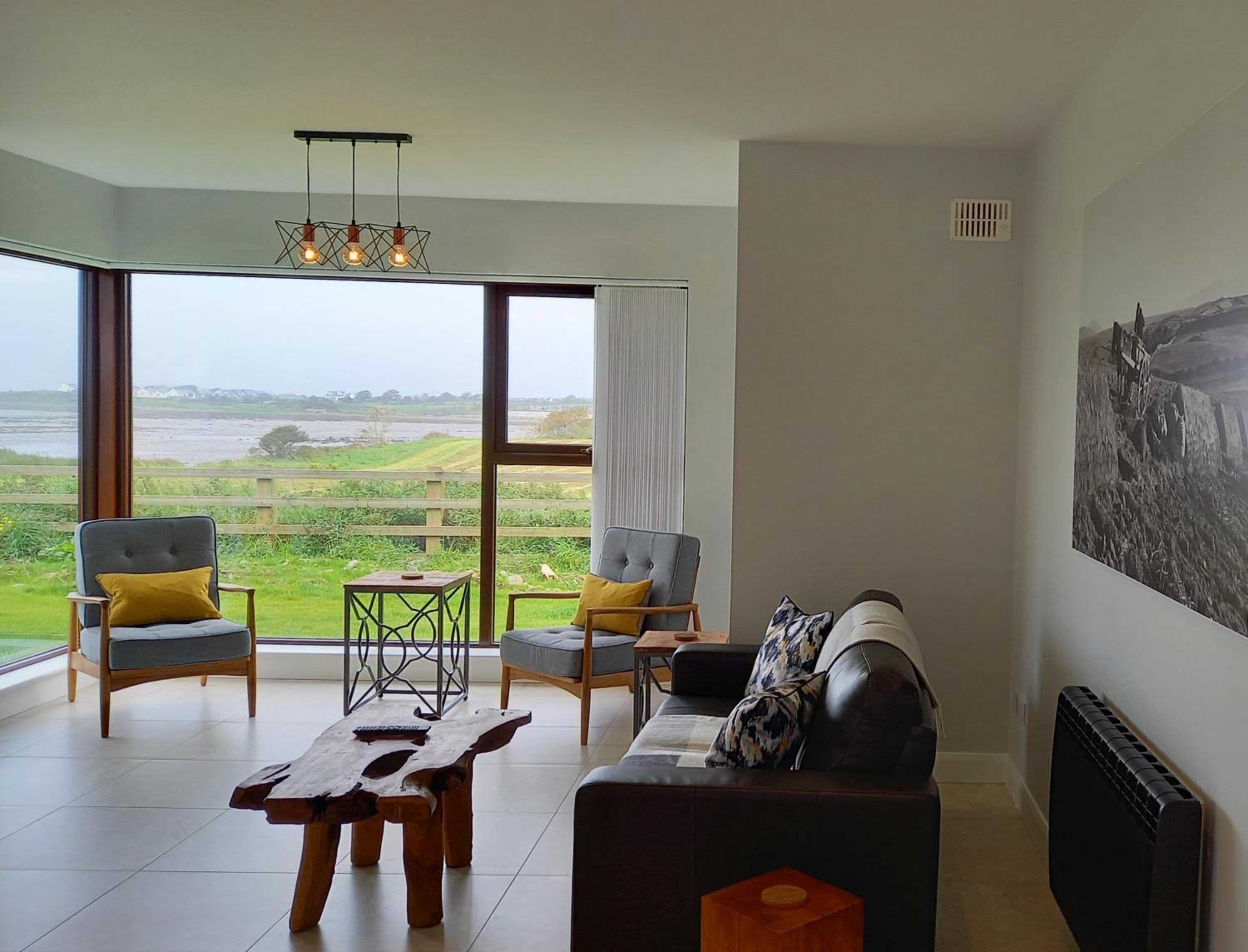 Two-Bedroom Apartment with Sea View photo 1