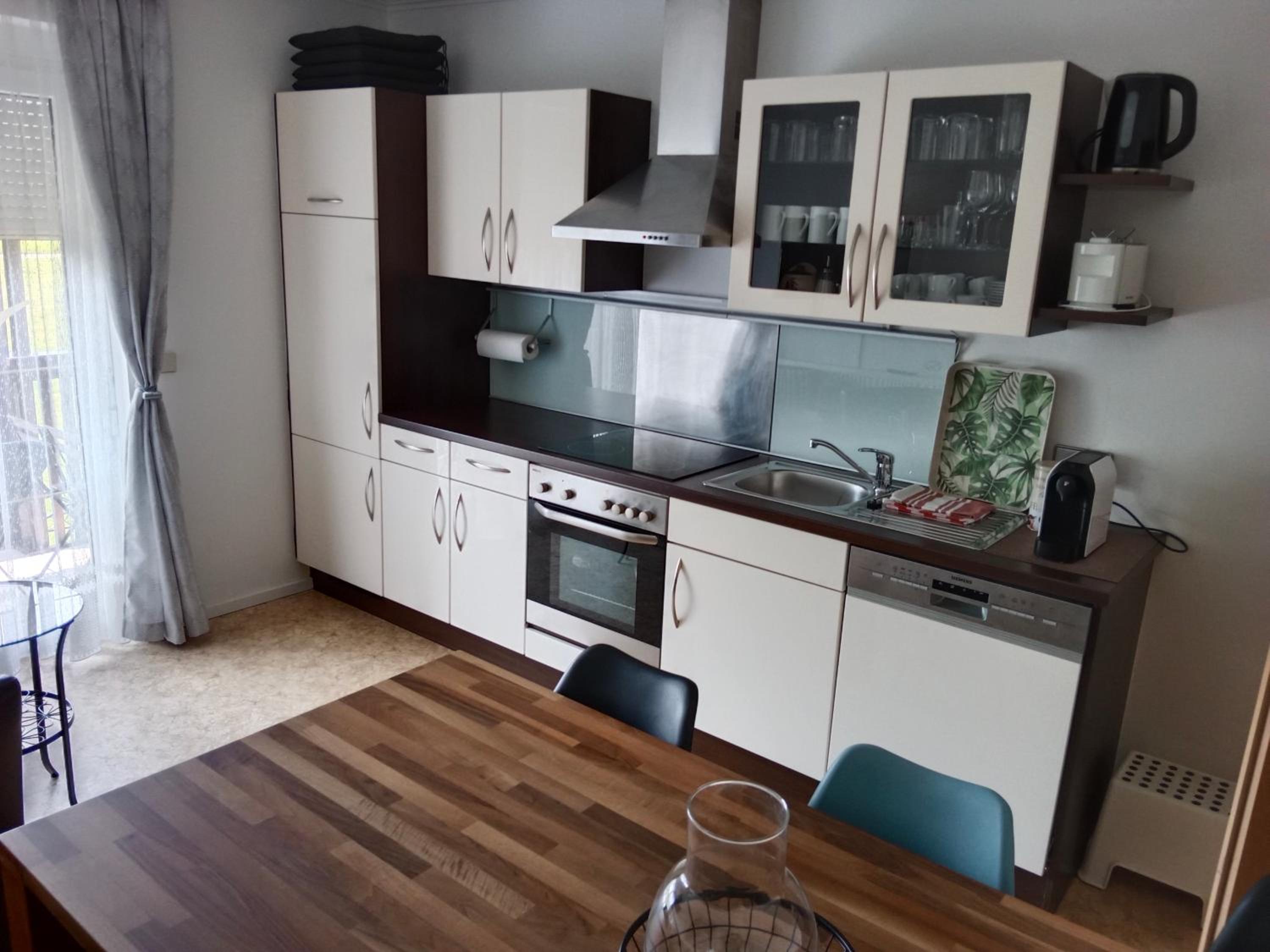 Large Two-Bedroom Apartment with Balcony Nr 2 photo 3