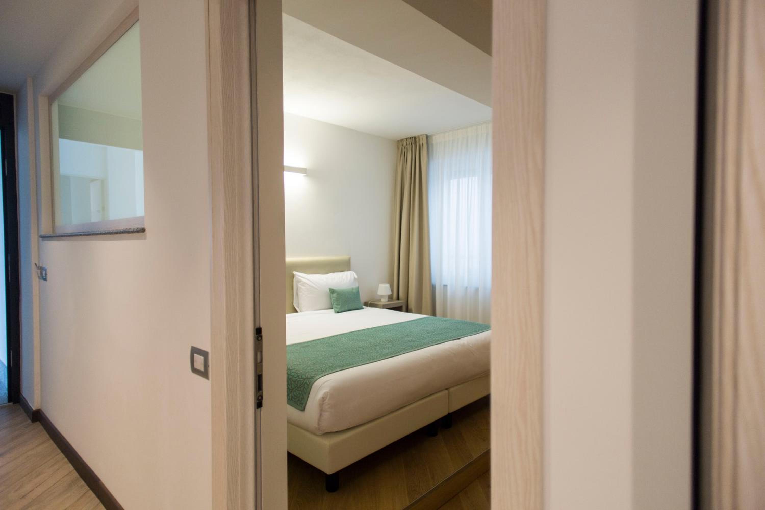 Suite with Lake View