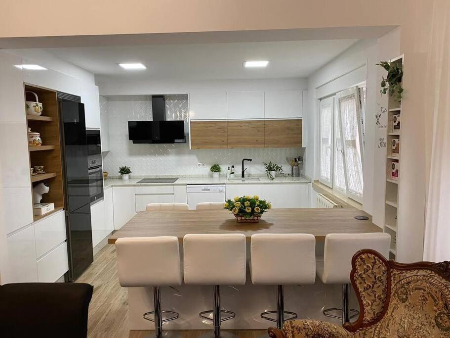 Three-Bedroom House photo 2