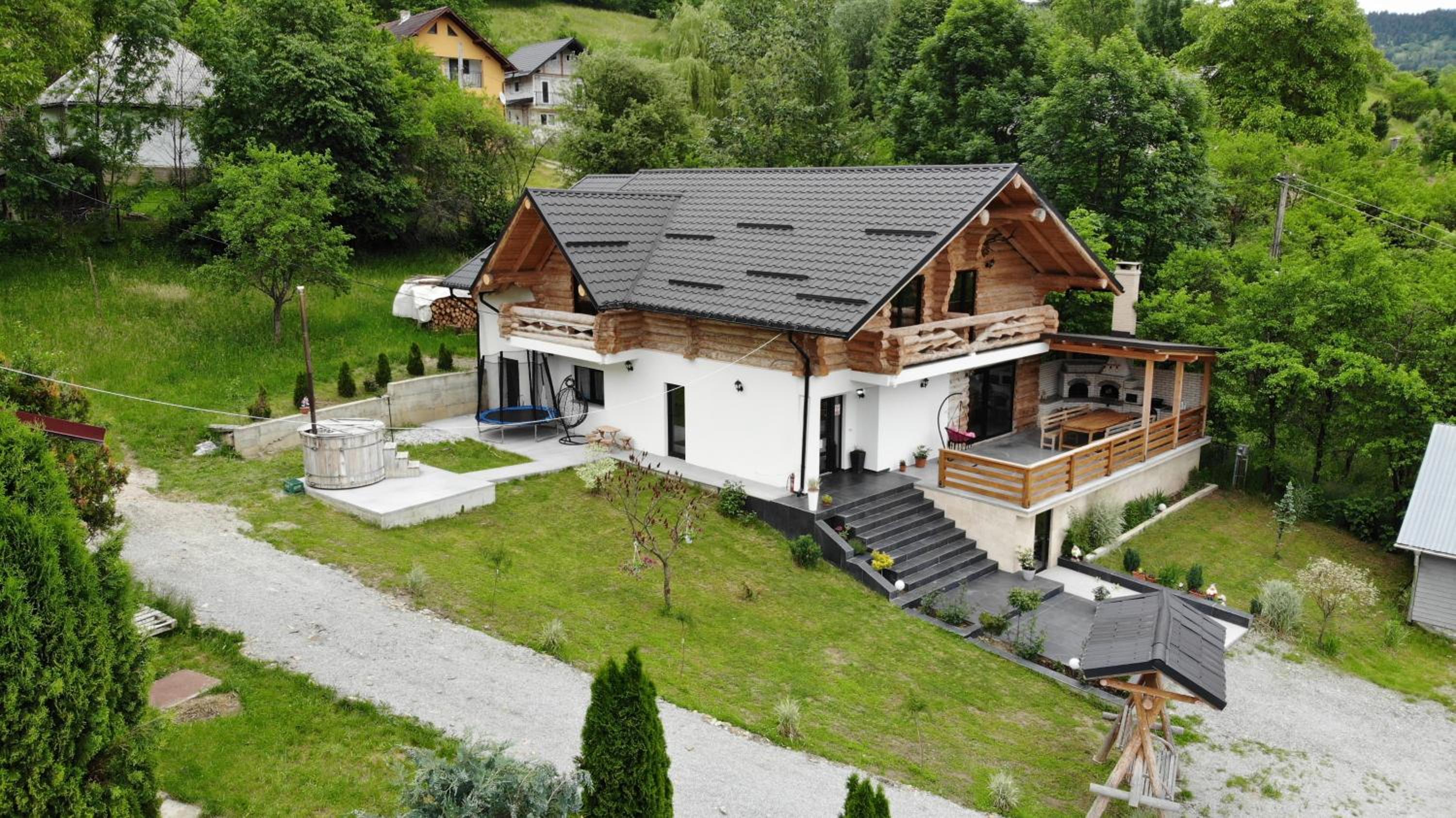 Villa photo 2