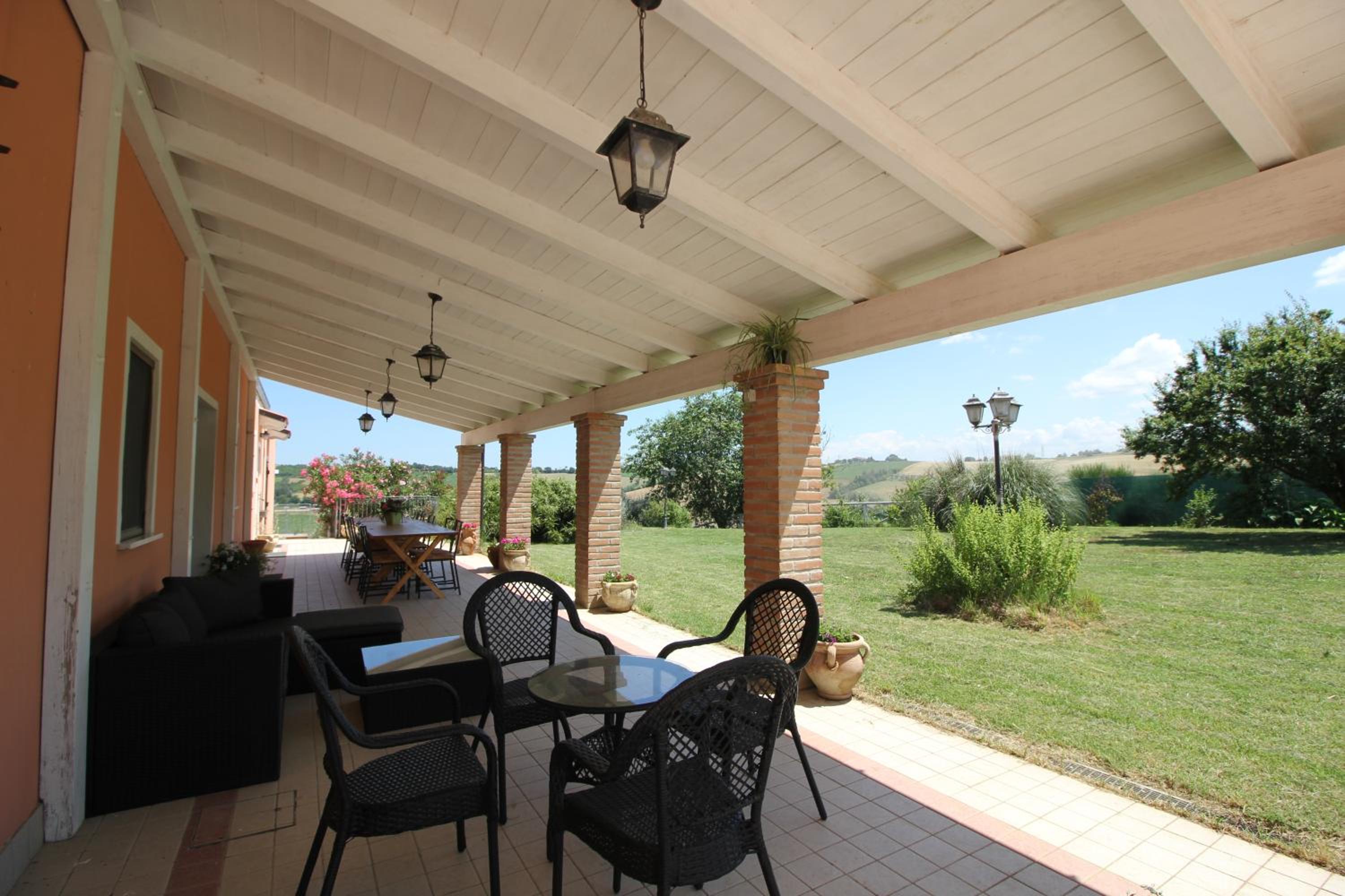 Villa photo 3