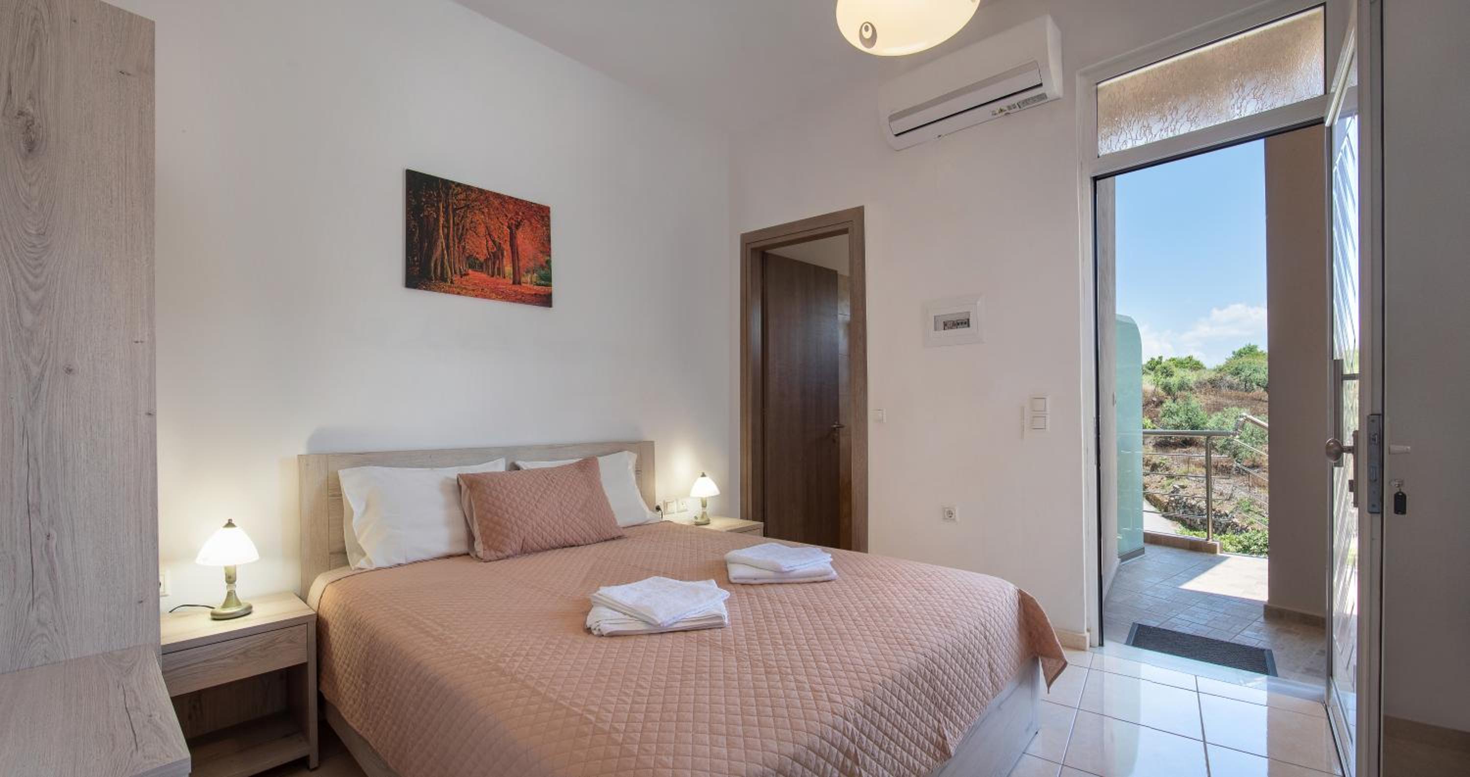 Budget Double Room - Photo 4