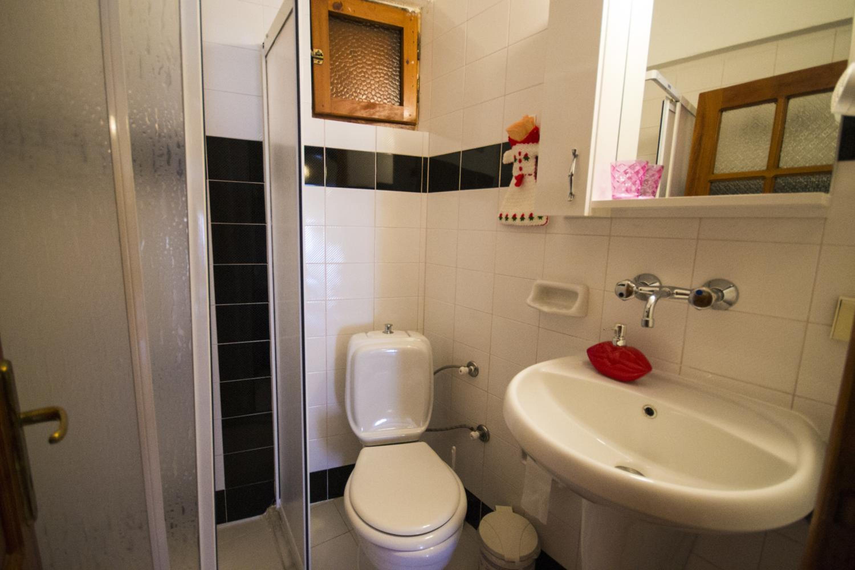 Deluxe Twin Room With Sea View photo 2