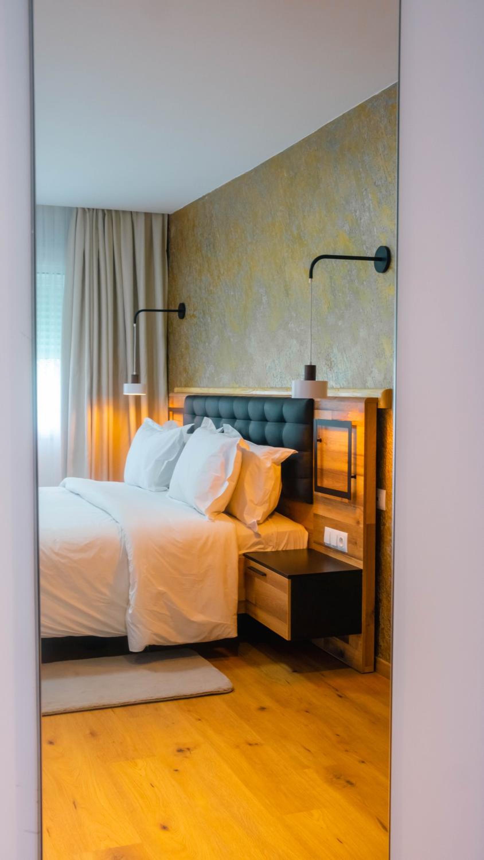 Junior Suite with Terrace - Photo 13