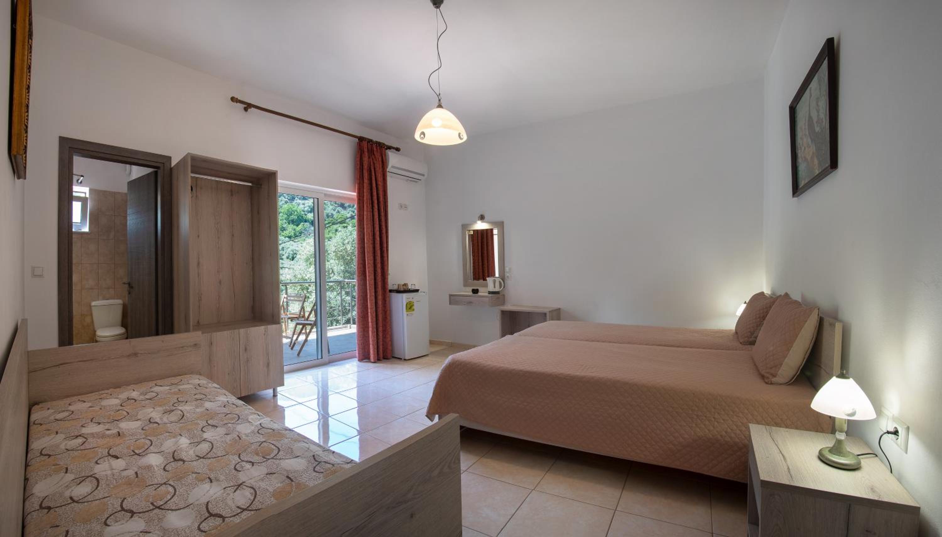 Quadruple Room with Lake View - Photo 1