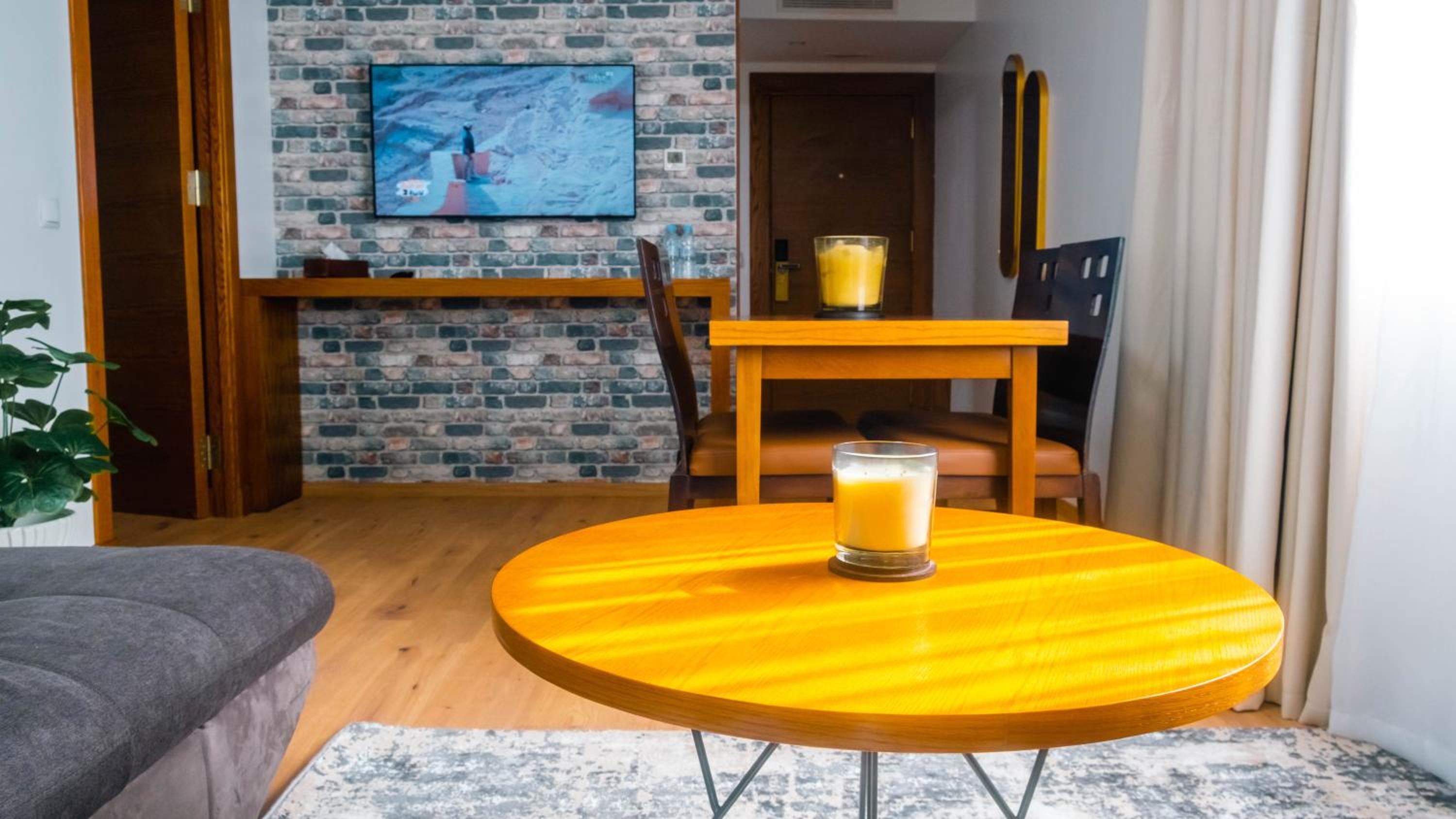 Junior Suite with Terrace - Photo 8