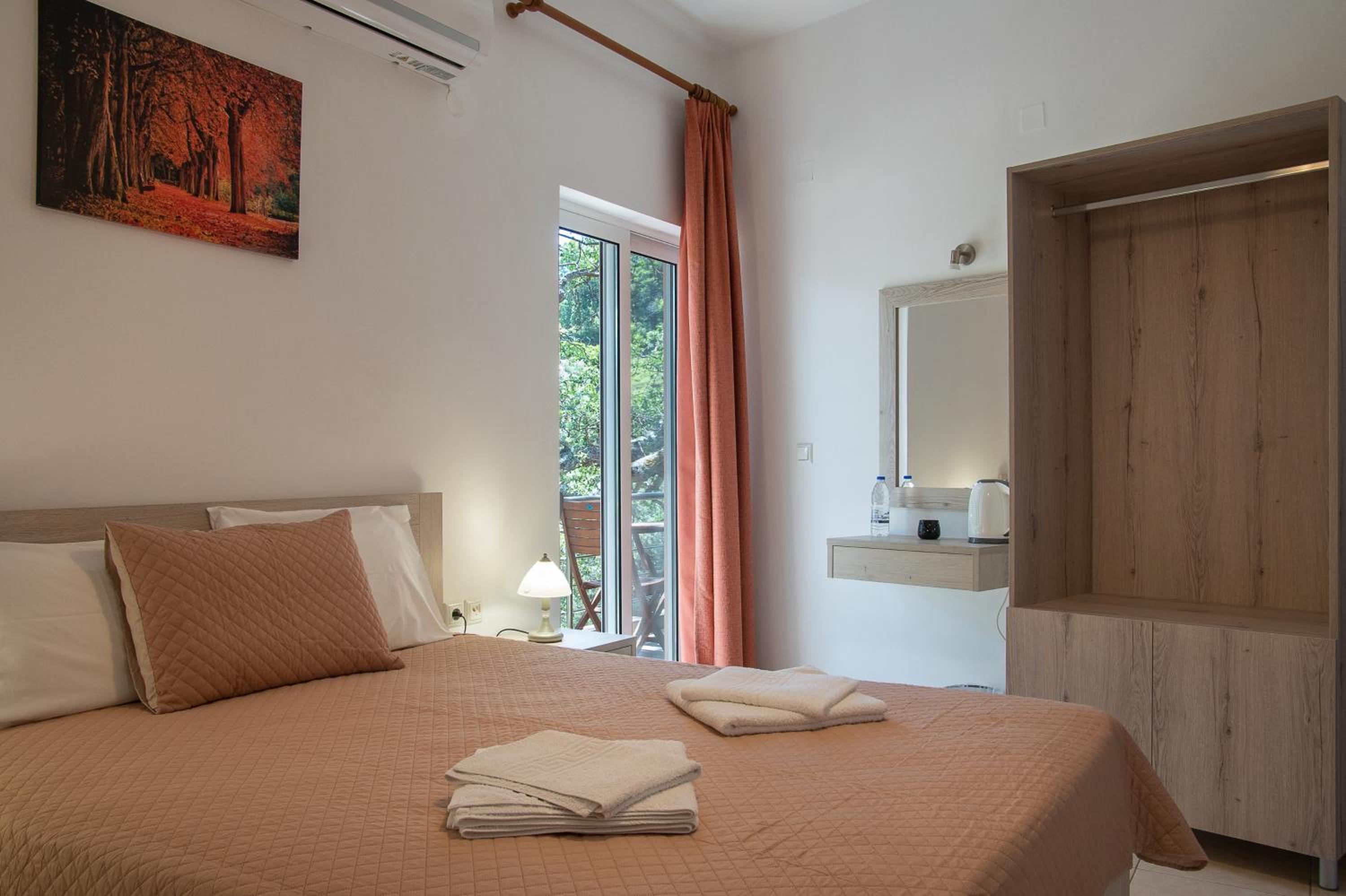 Economy Double Room - Photo 3
