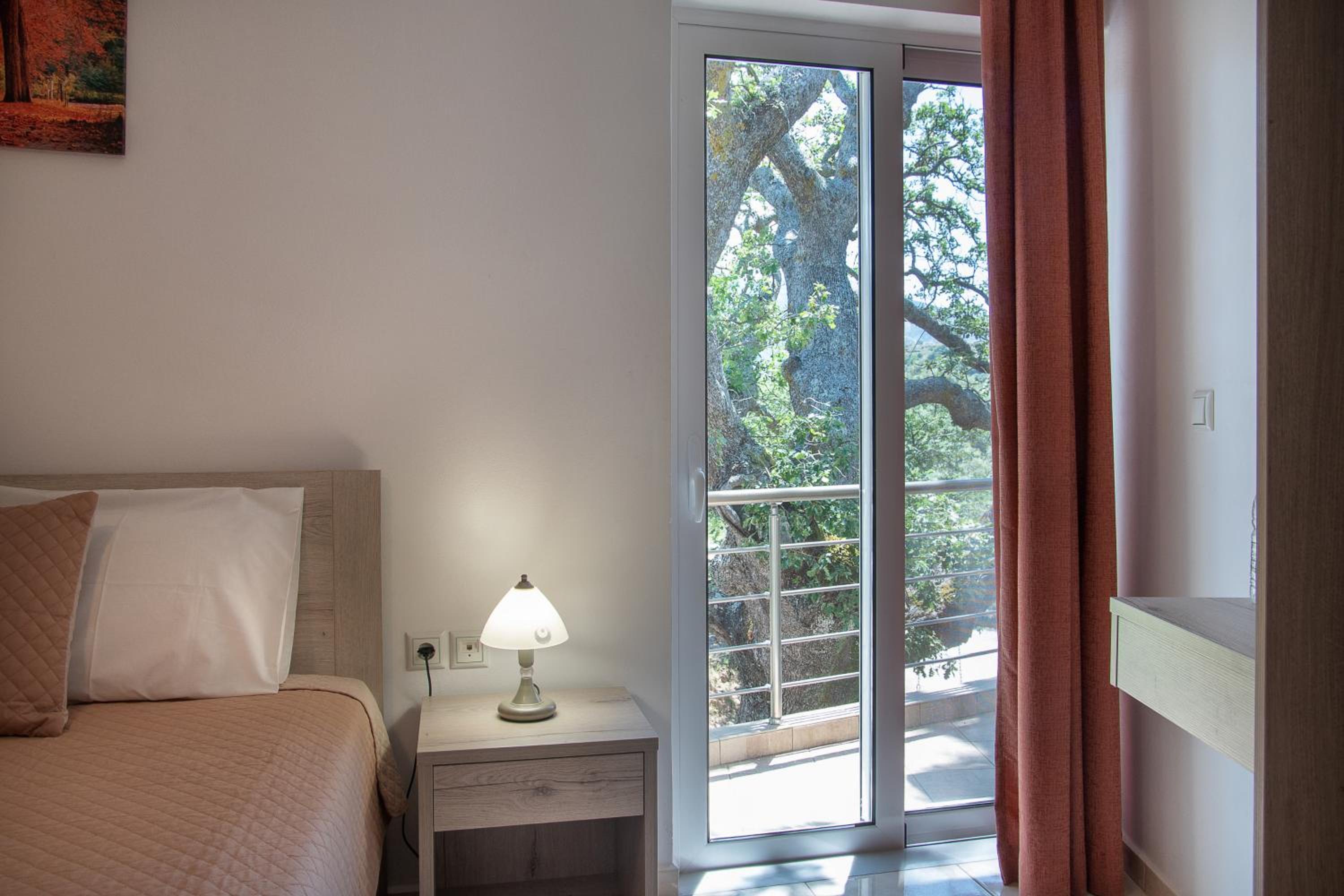 Economy Double Room - Photo 1