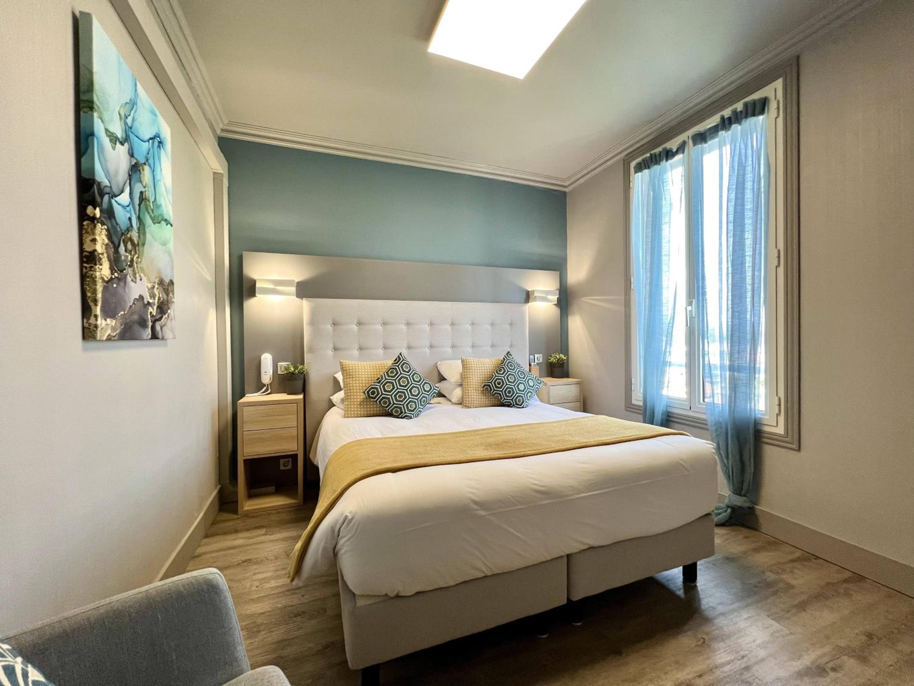 Double or Twin Room with Mountain View photo 2