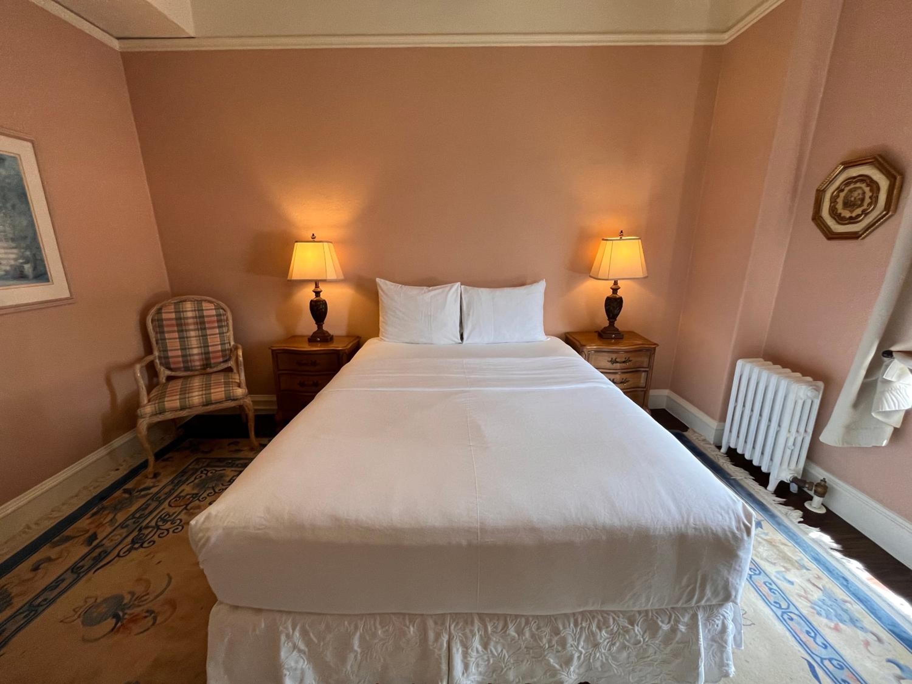 Standard Queen Room photo 3