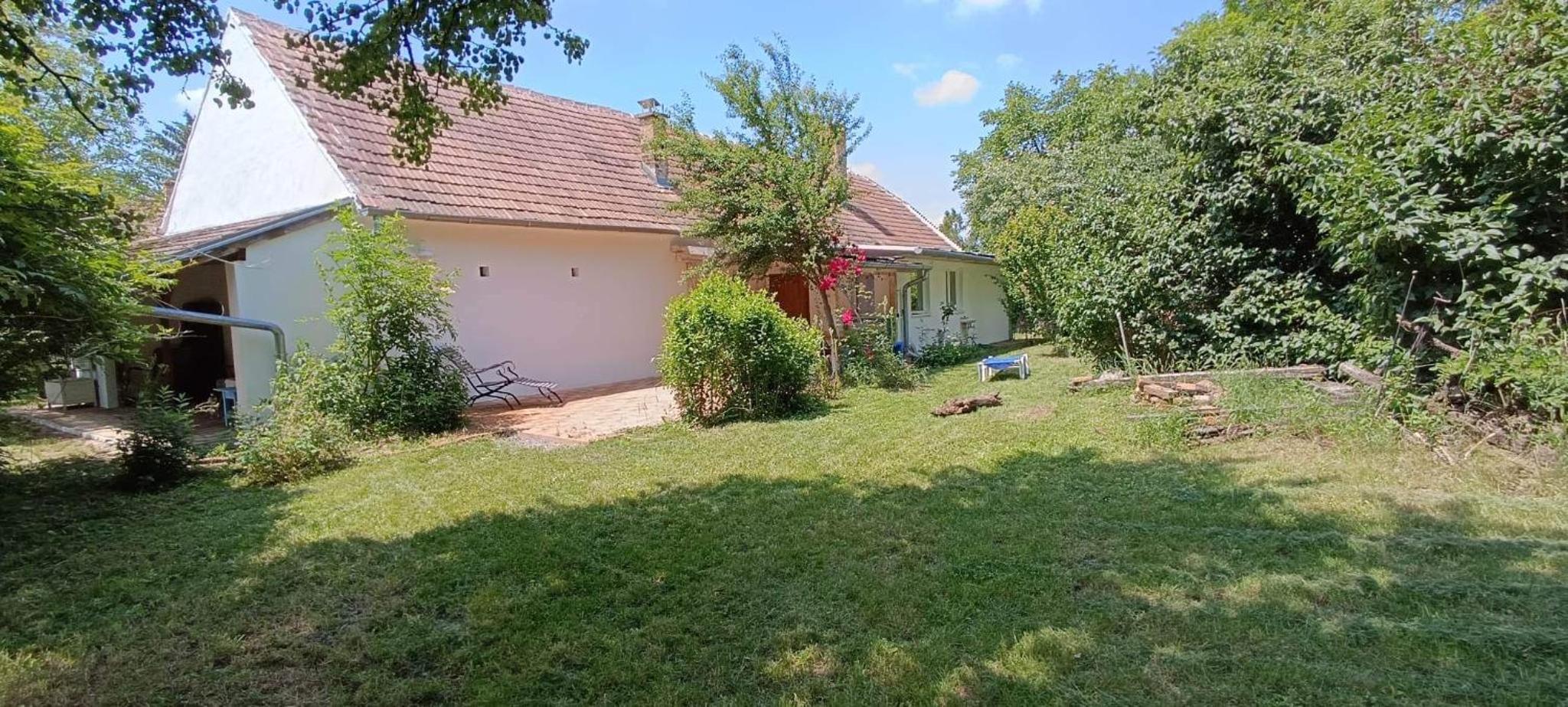 Three-Bedroom House photo 2