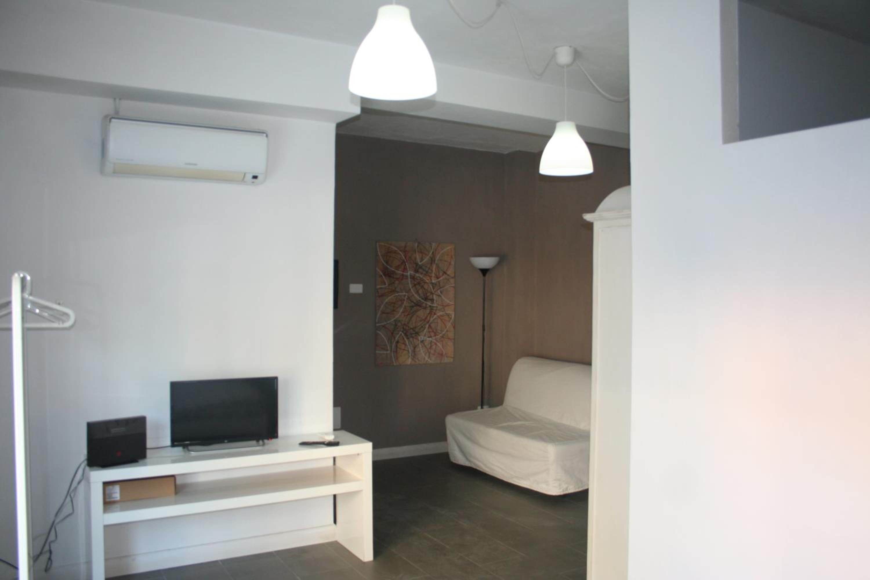 Studio Apartment photo 2