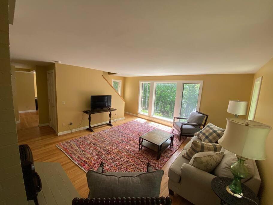 Three-Bedroom House photo 1