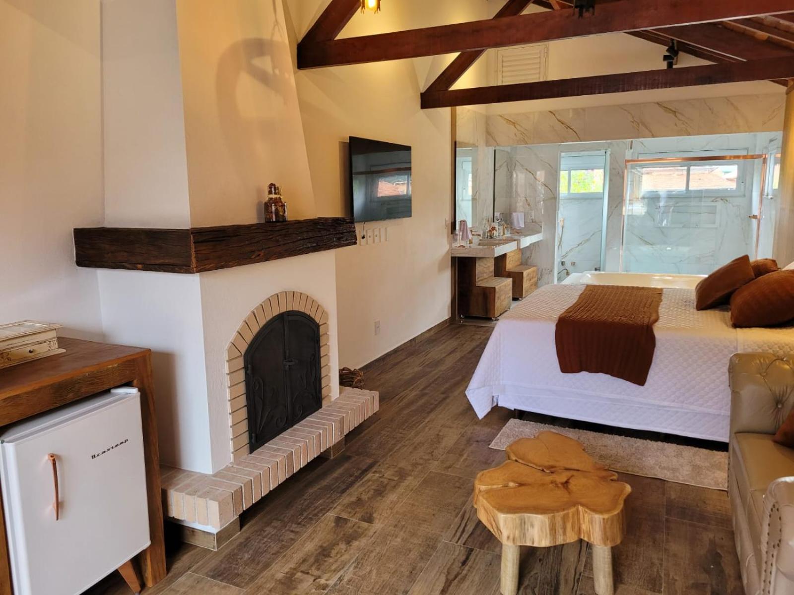 Deluxe Suite with Spa Bath photo 1