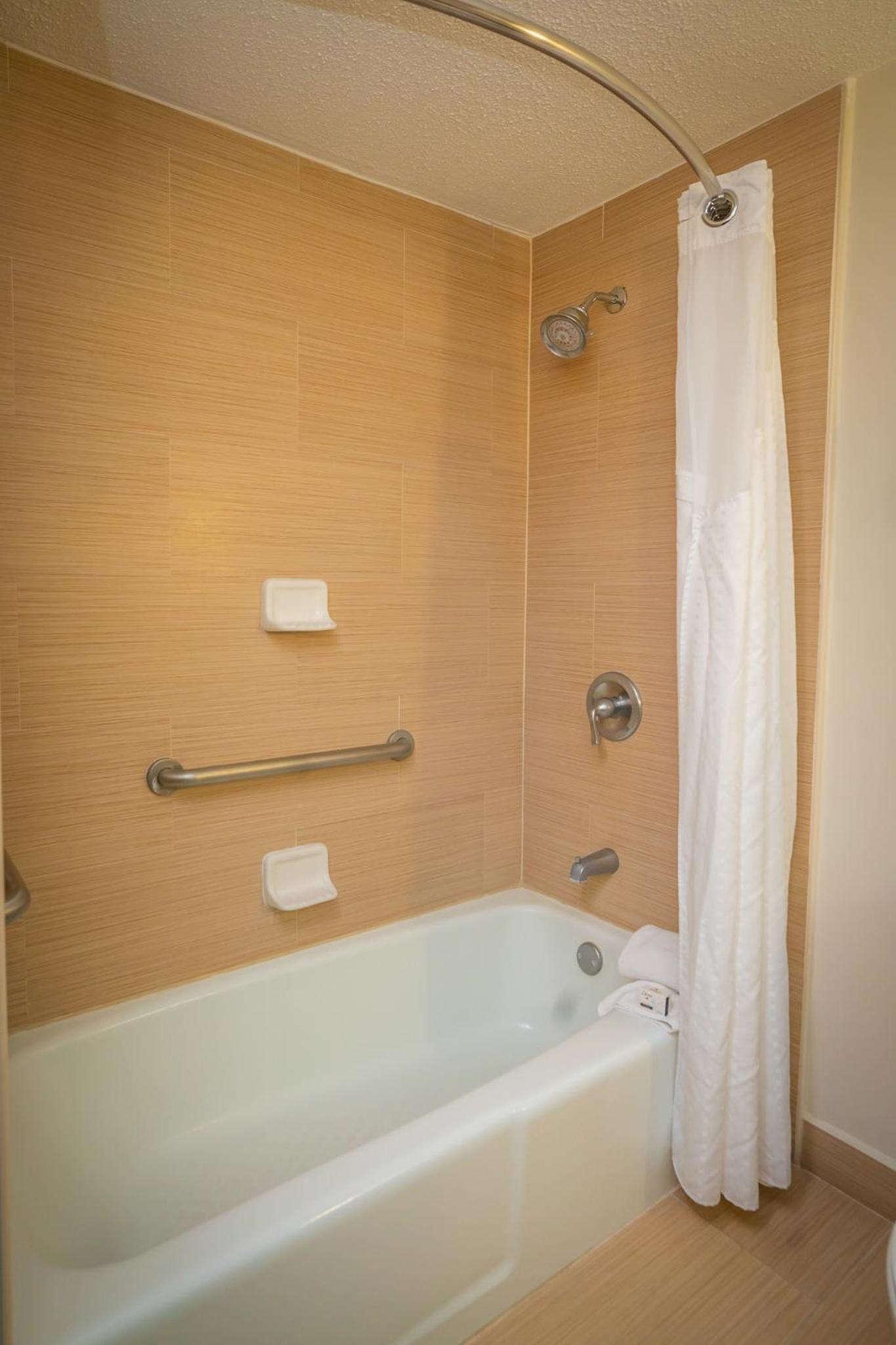 Standard King Room - Photo 2