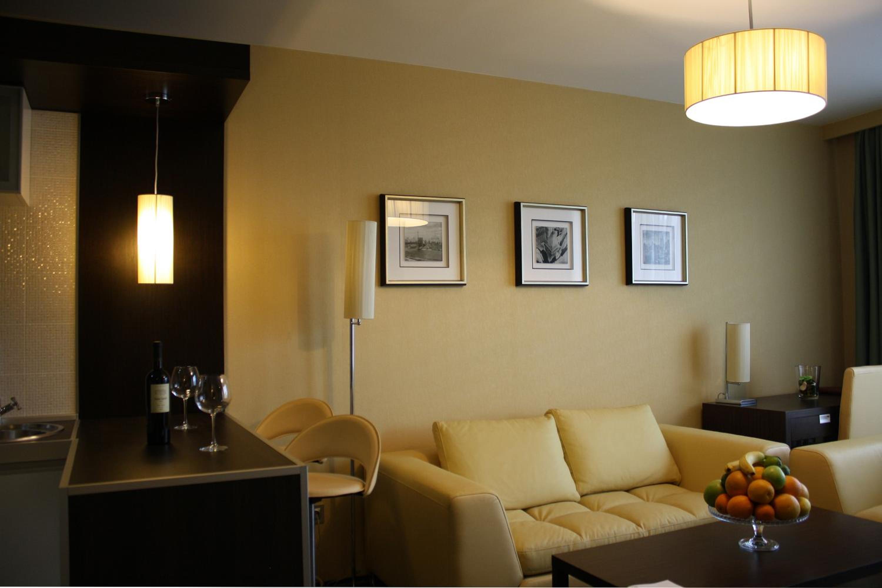 Studio with Queen Bed and Balcony