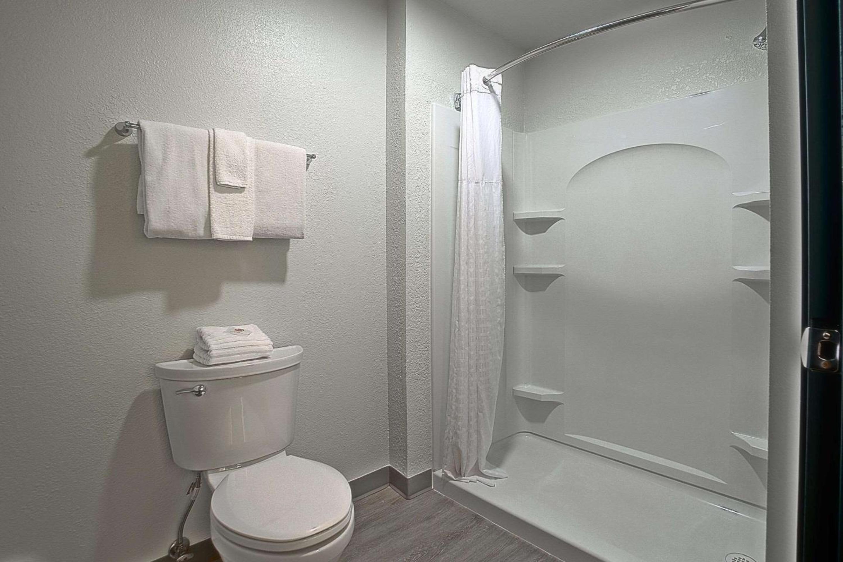 Standard King Room - Non-Smoking  - Photo 3