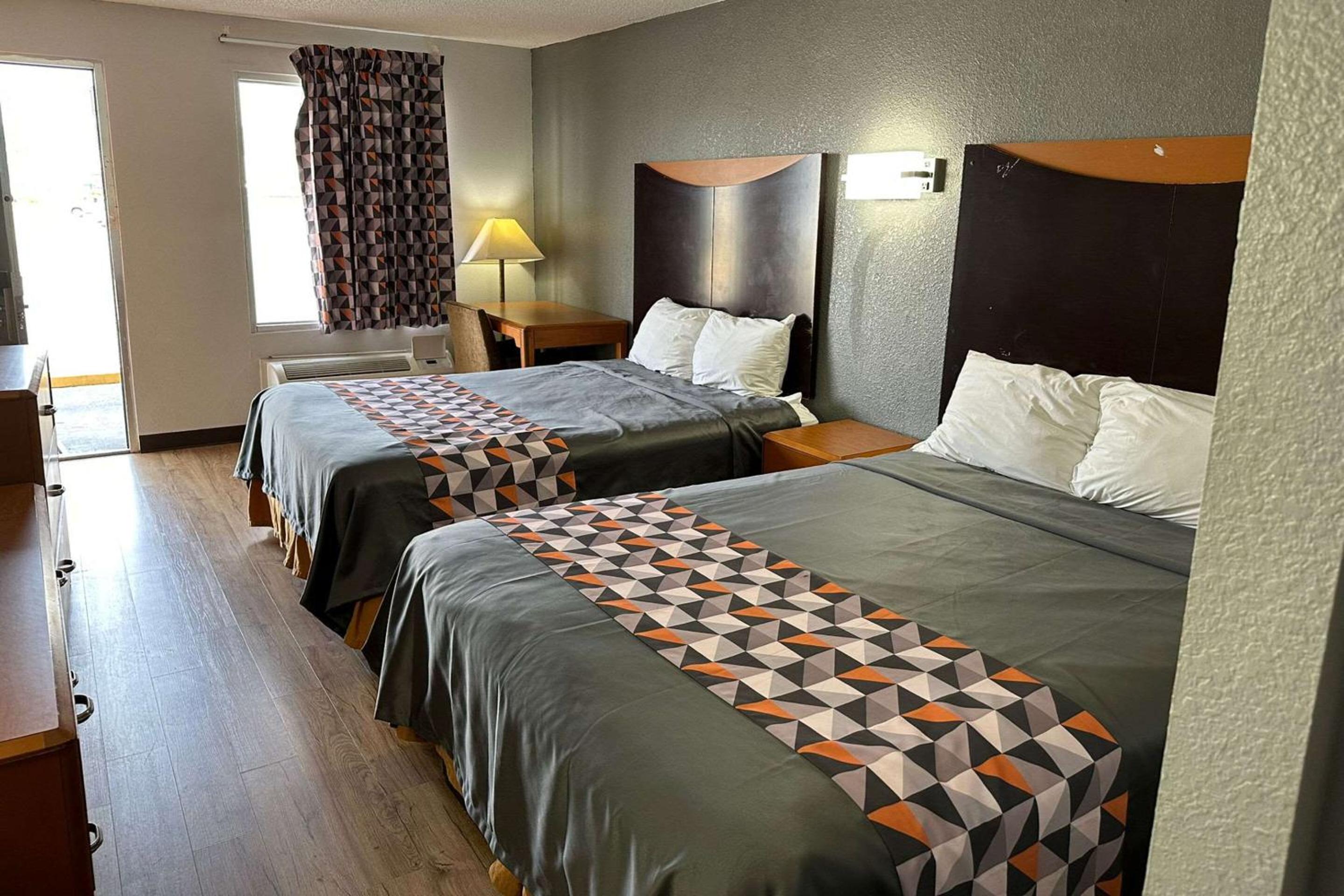 Double Room with Two Double Beds - Non-Smoking photo 1