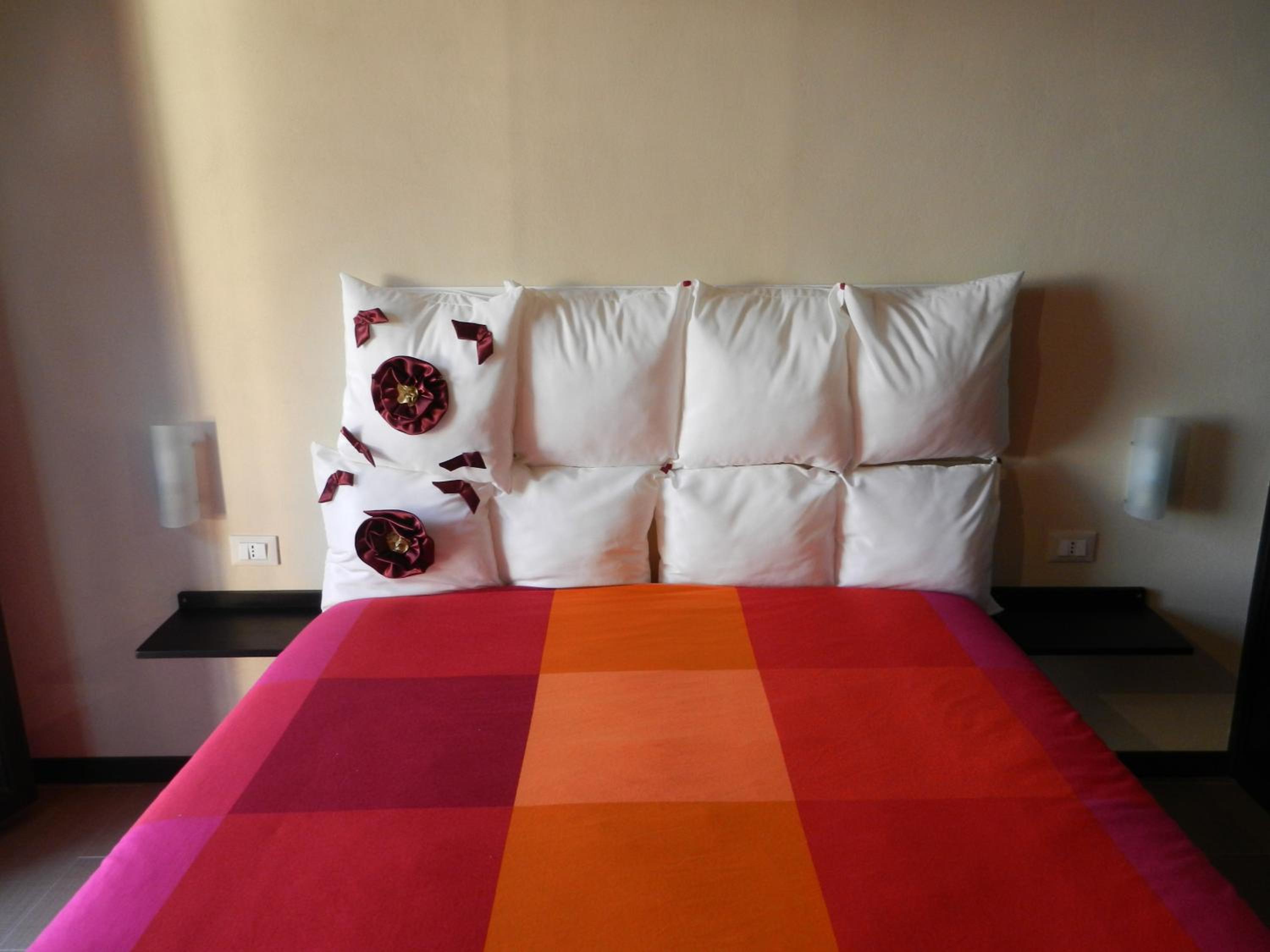 Two-Bedroom House - Photo 16