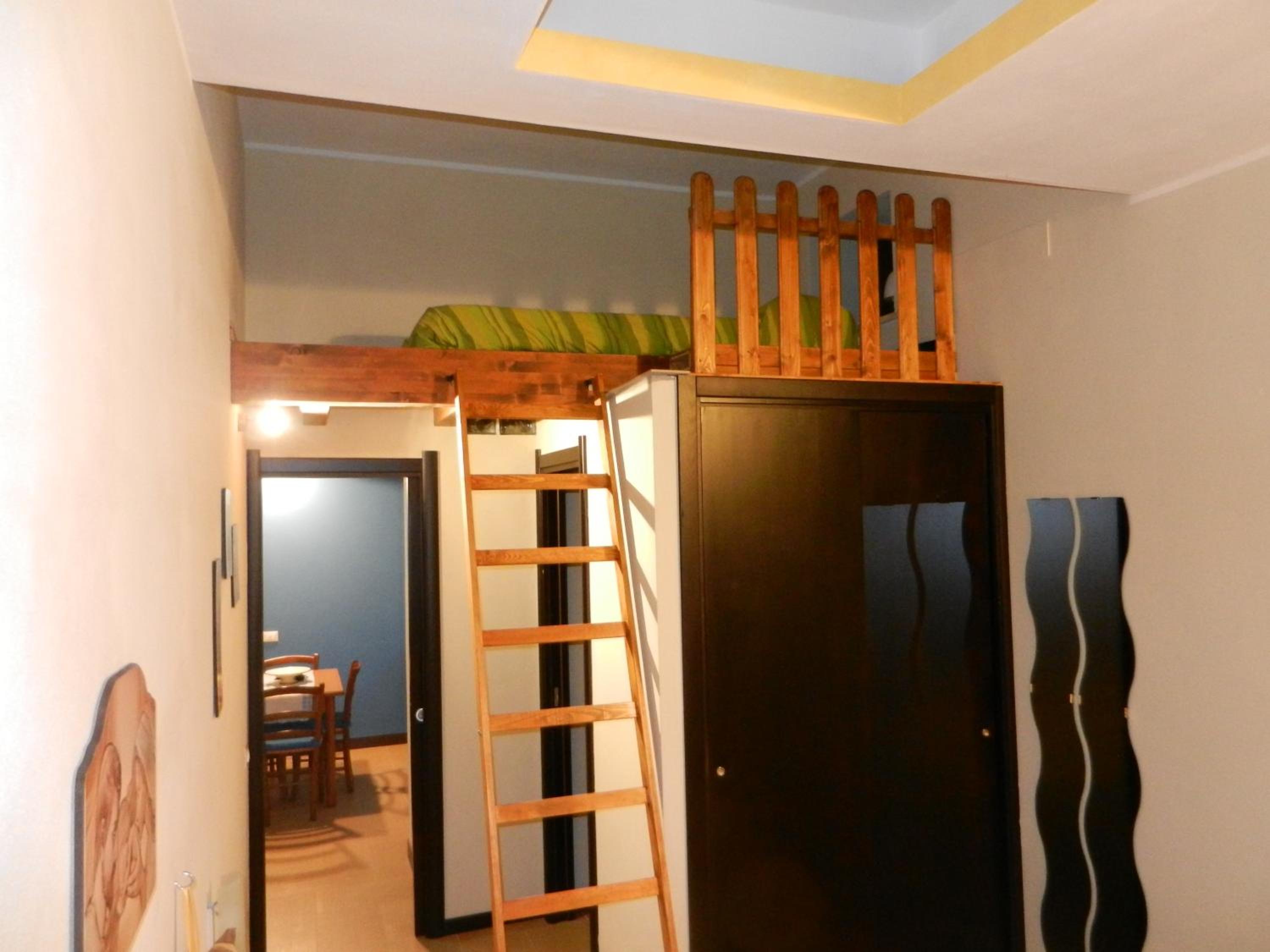Two-Bedroom House - Photo 5