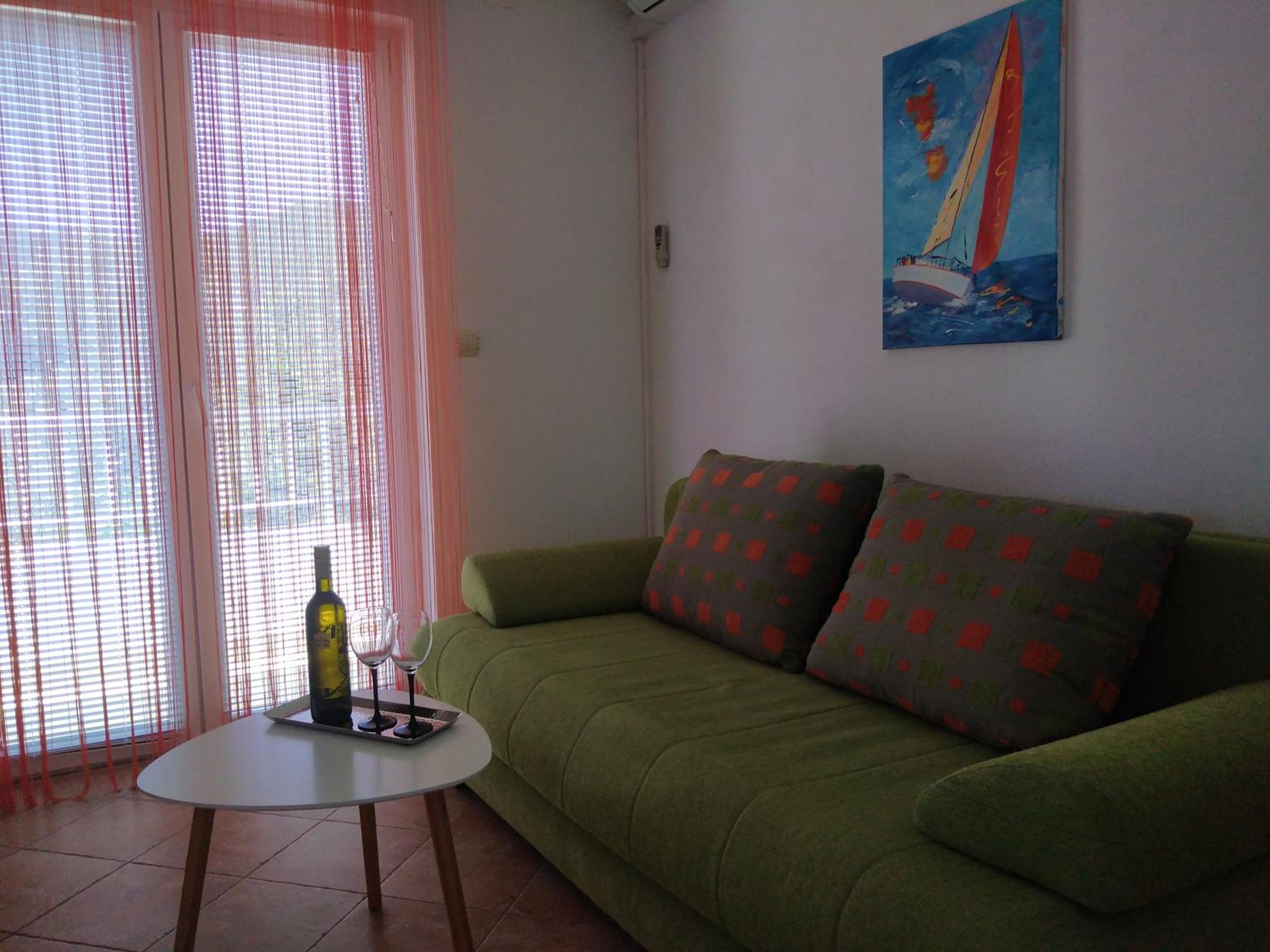 One-Bedroom Apartment with Terrace and Sea View photo 3