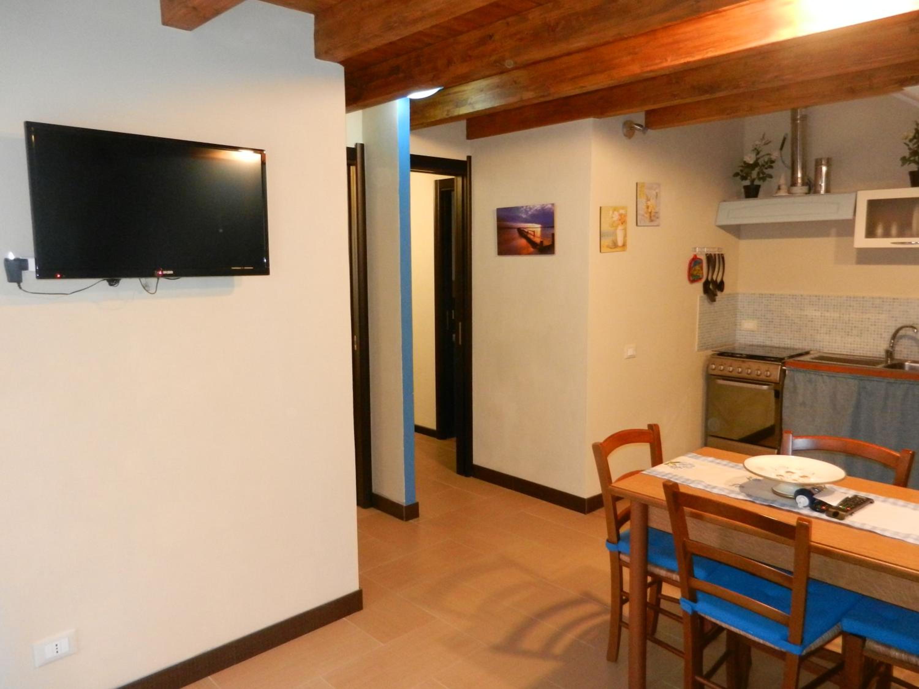 Two-Bedroom House - Photo 11