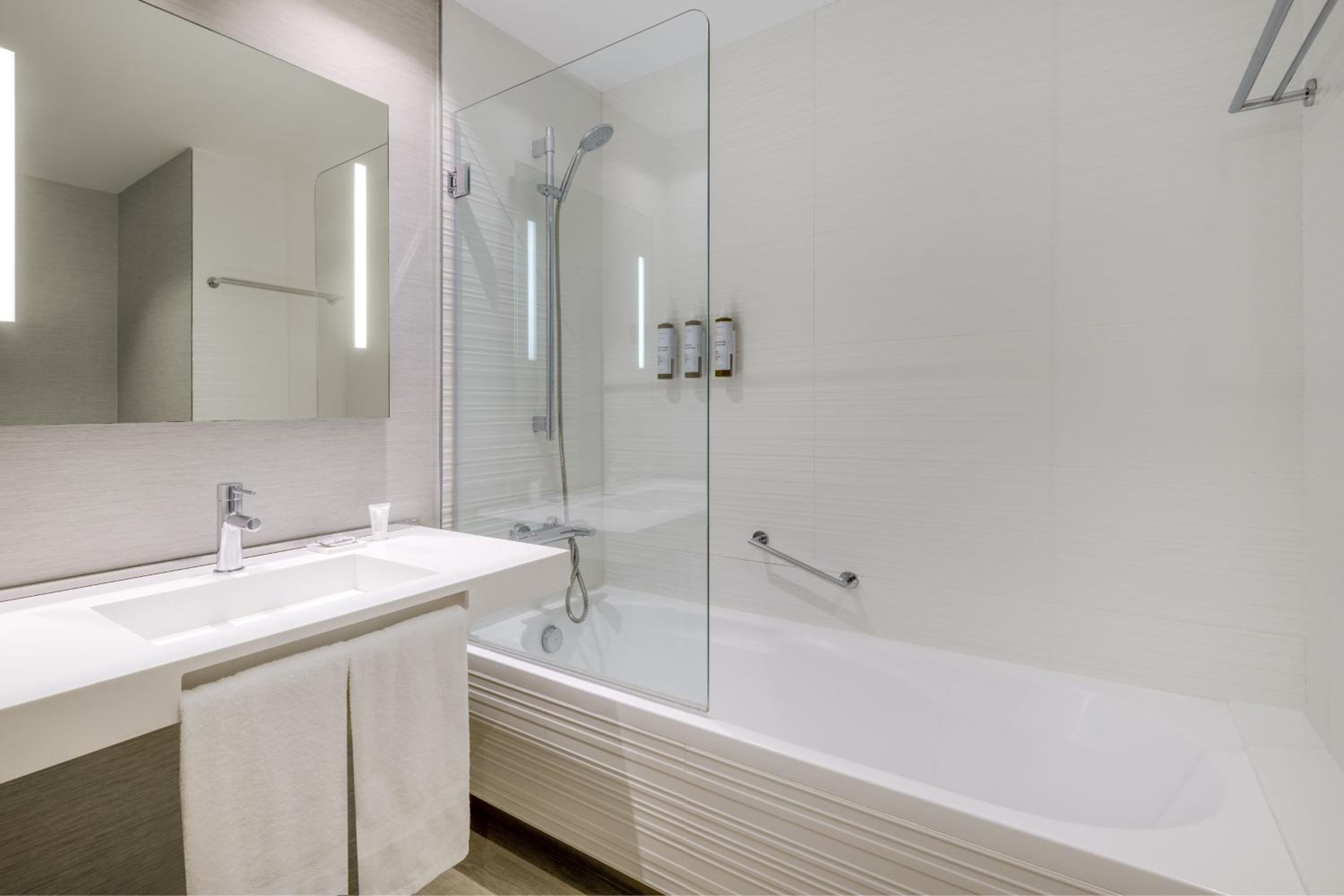 Standard room, Guest room, 2 Twin/Single Bed(s) - Photo 4